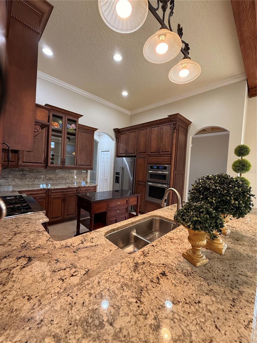 KEENES POINTE UT 06 50 95 - Residential