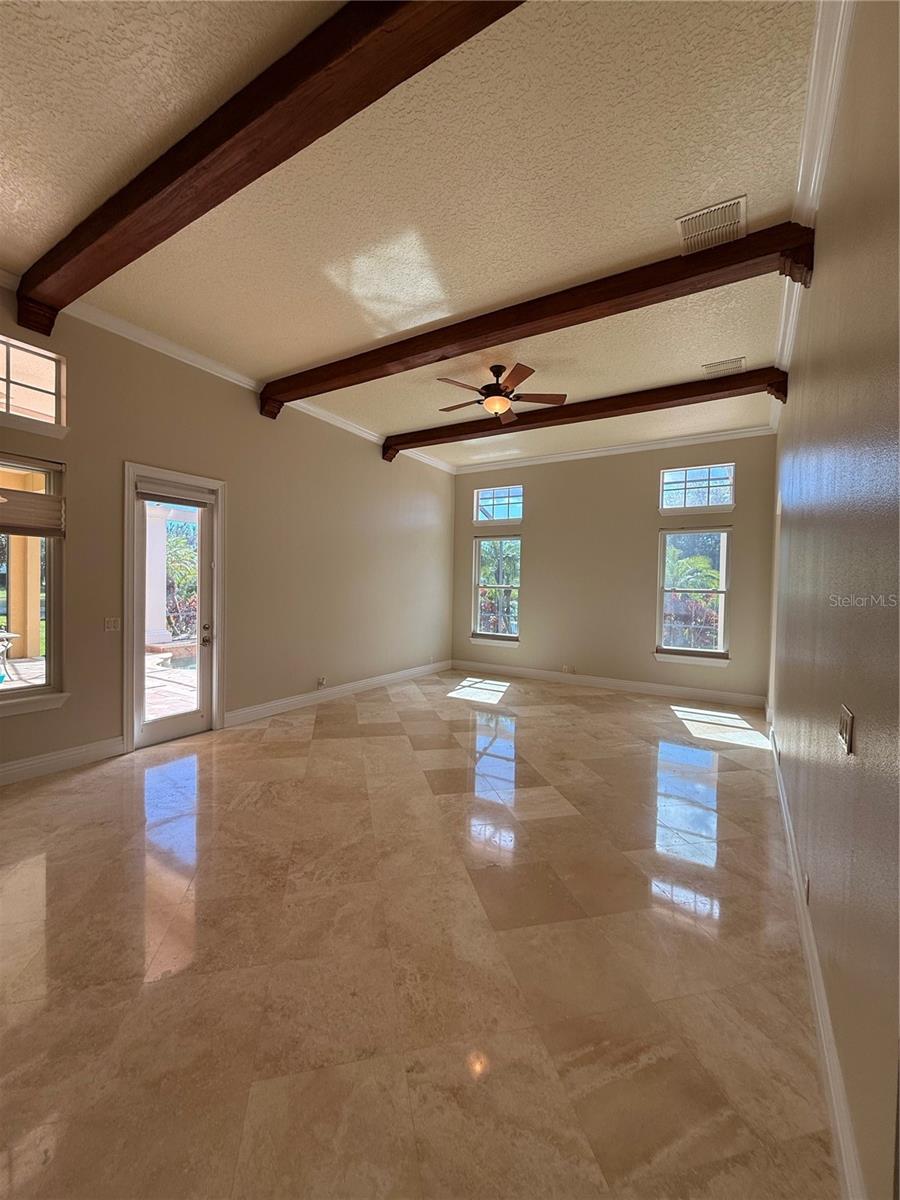 KEENES POINTE UT 06 50 95 - Residential