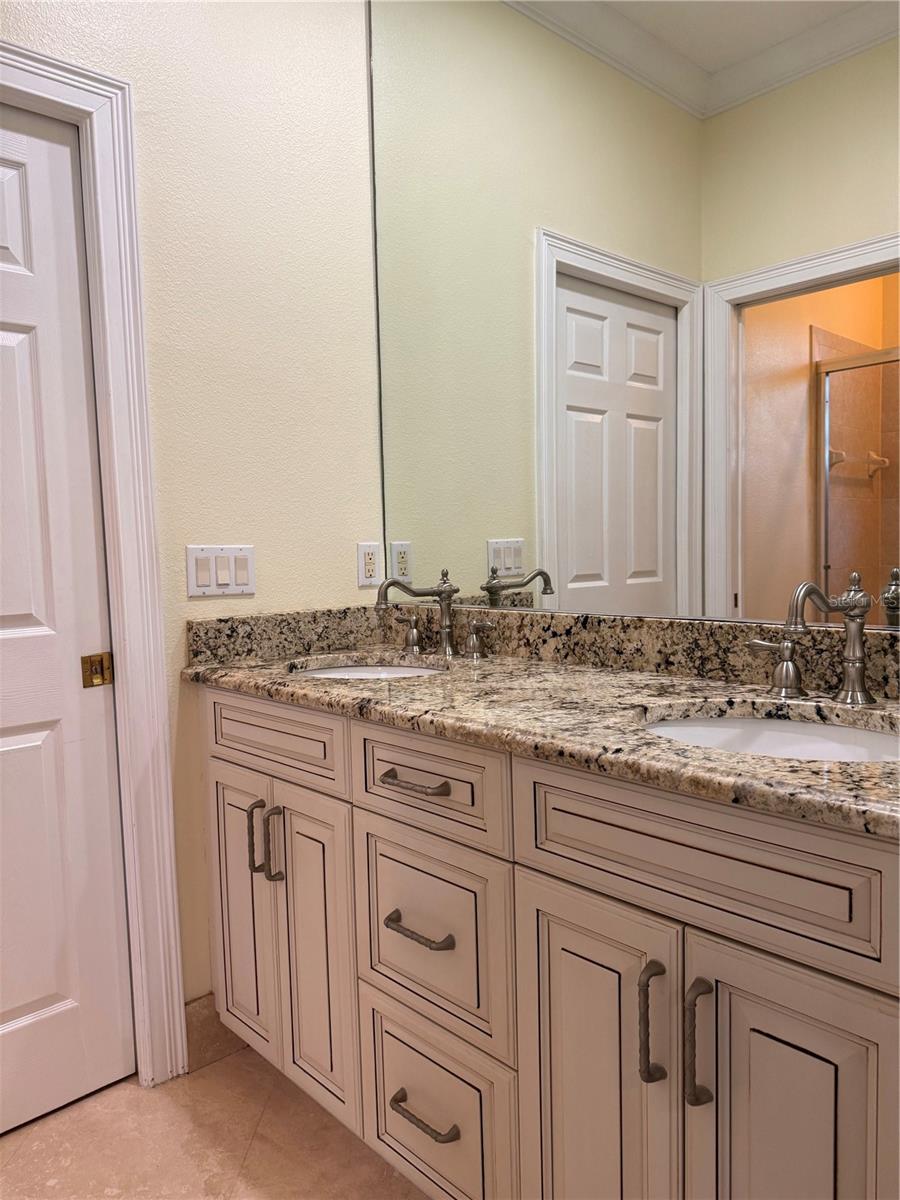 KEENES POINTE UT 06 50 95 - Residential