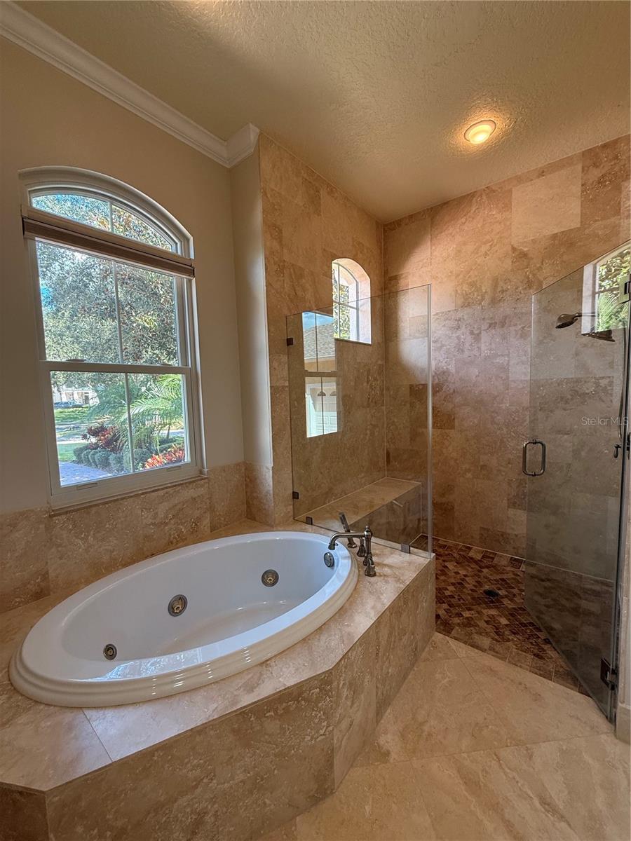 KEENES POINTE UT 06 50 95 - Residential