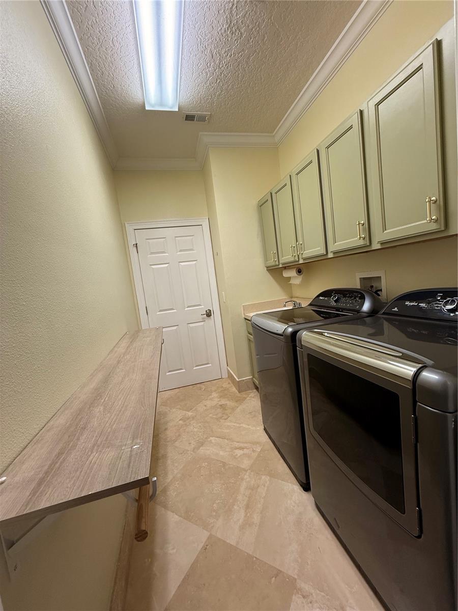 KEENES POINTE UT 06 50 95 - Residential