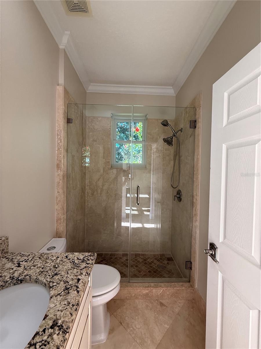 KEENES POINTE UT 06 50 95 - Residential