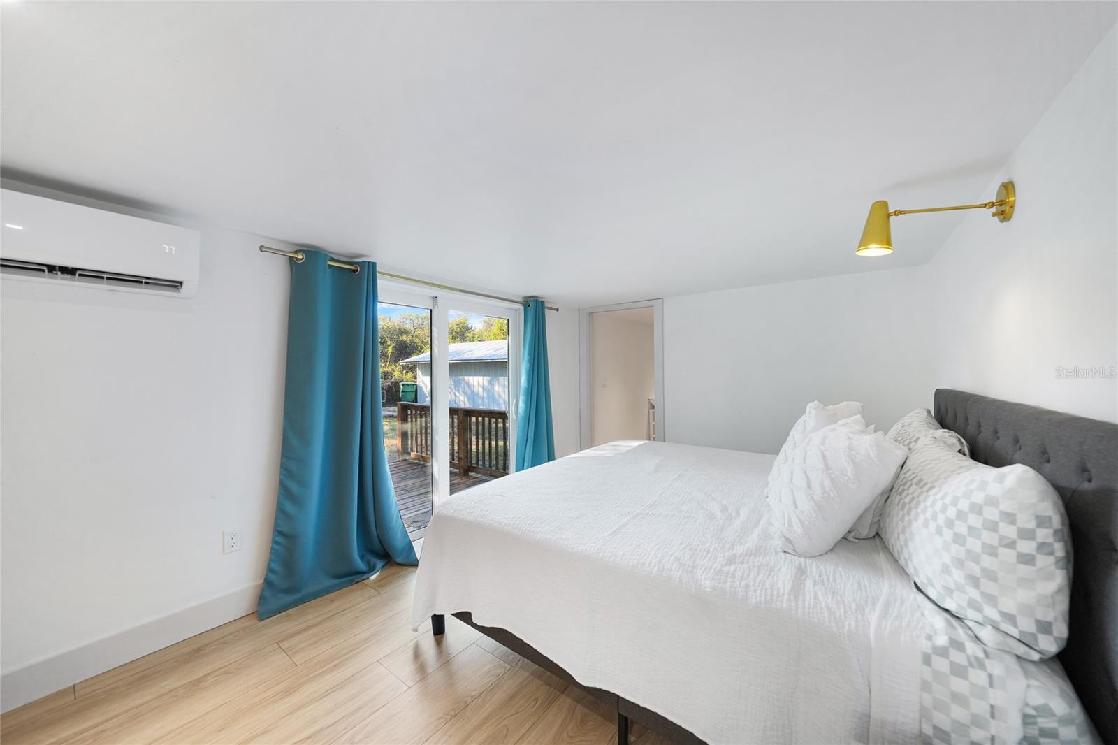 RIVERSIDE - Residential