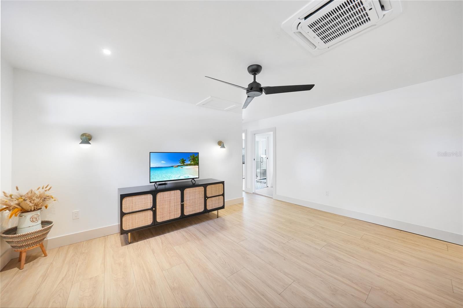 RIVERSIDE - Residential