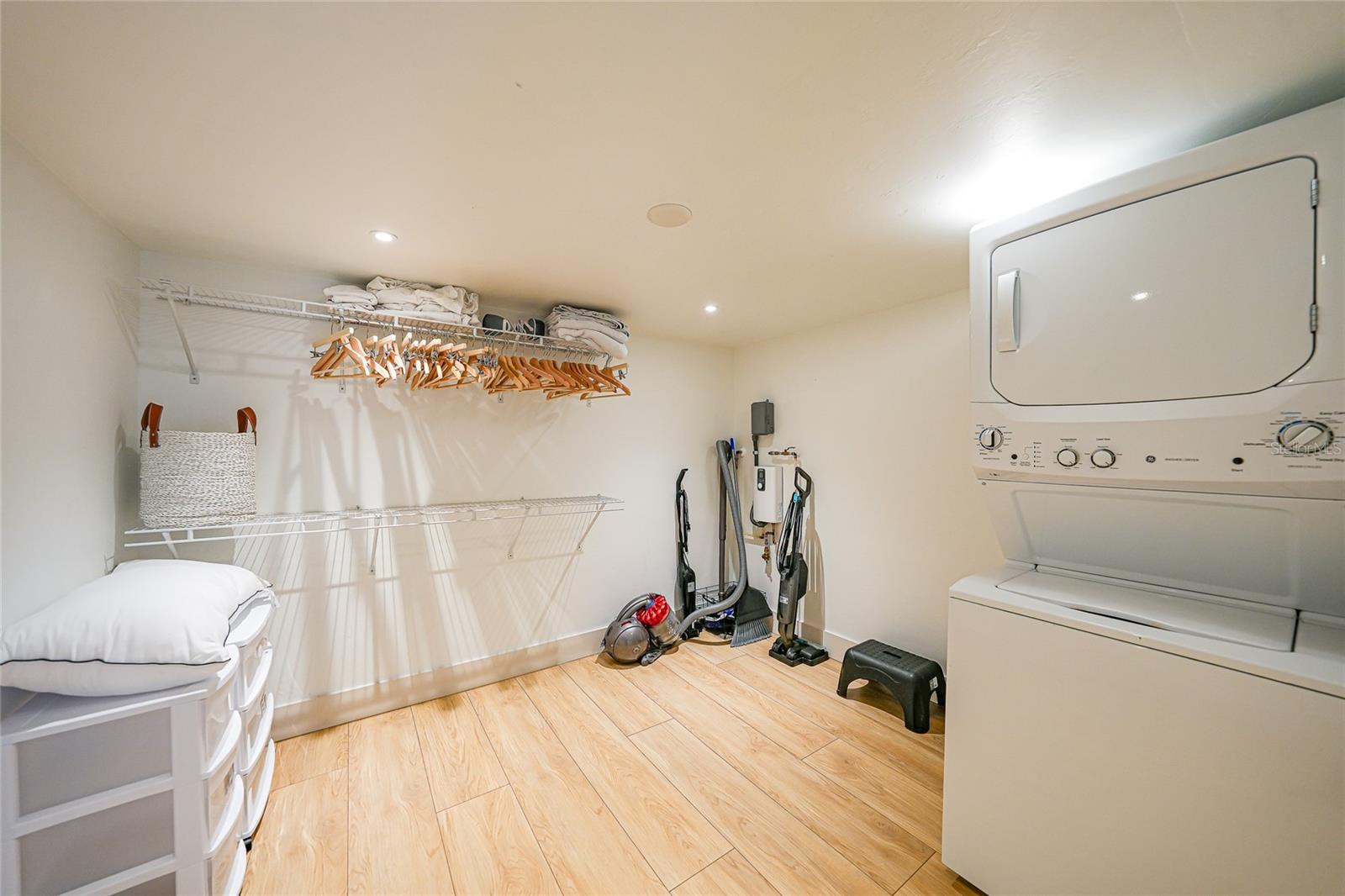 RIVERSIDE - Residential