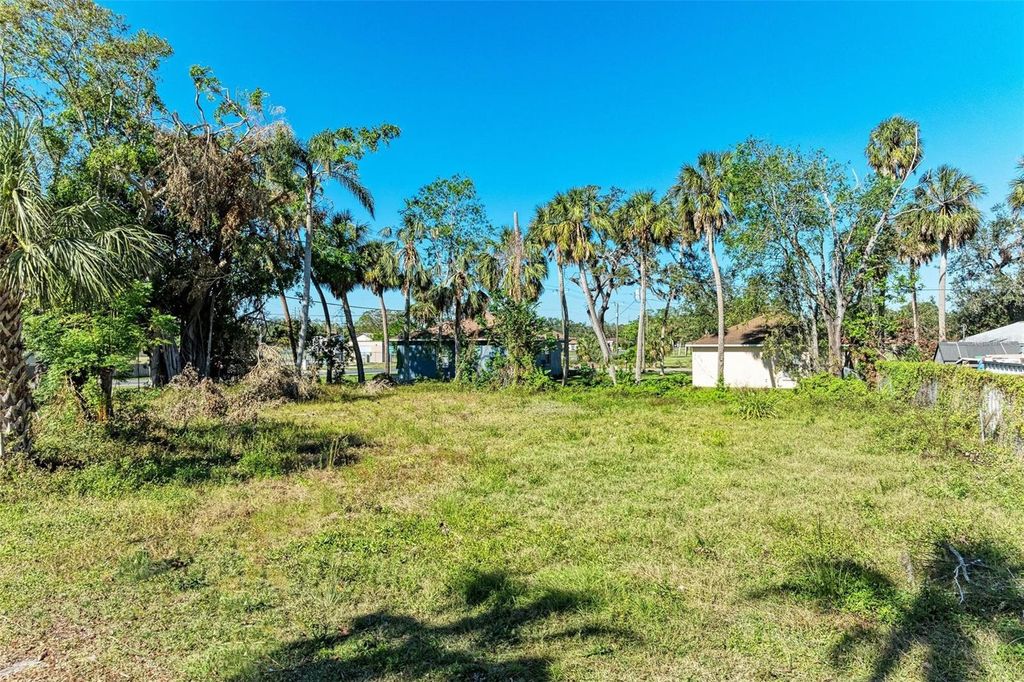 Photo of 1307 15th Street E, Bradenton, FL 34208 (MLS # A4629969)