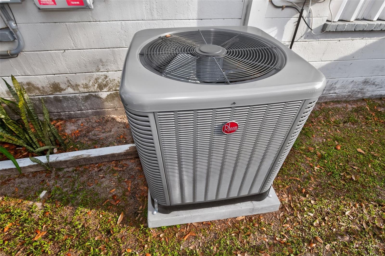 GOLFLAND OF TAMPAS NORTH SIDE - Residential