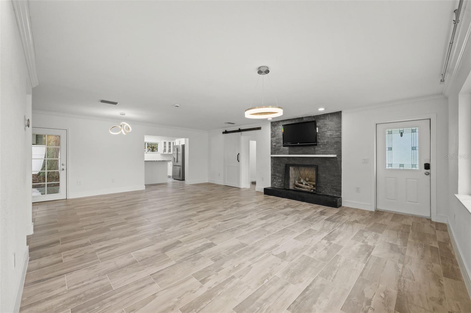 SHORE ACRES VENICE SEC 2ND REP - Residential Lease