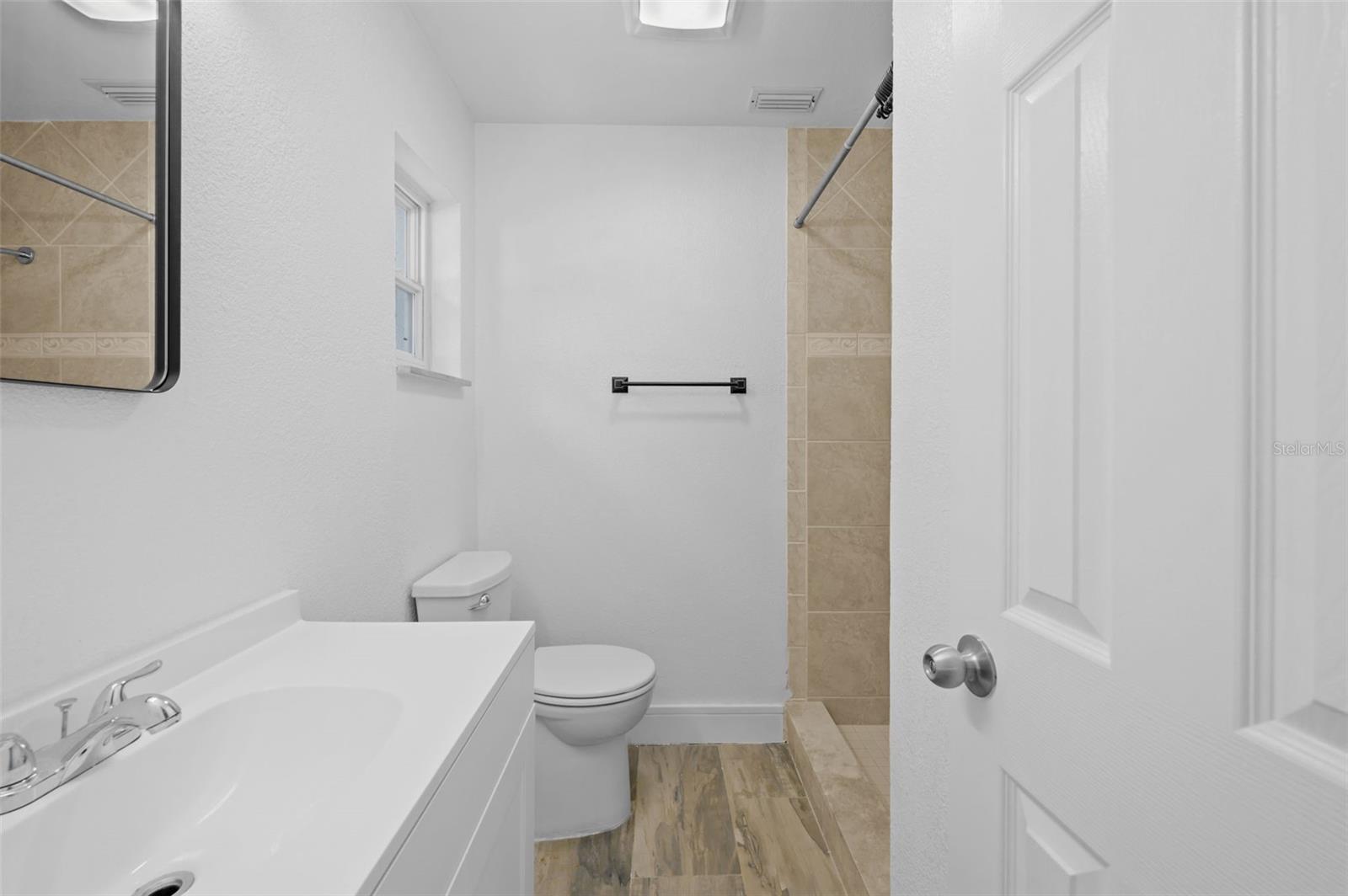 SHORE ACRES VENICE SEC 2ND REP - Residential Lease