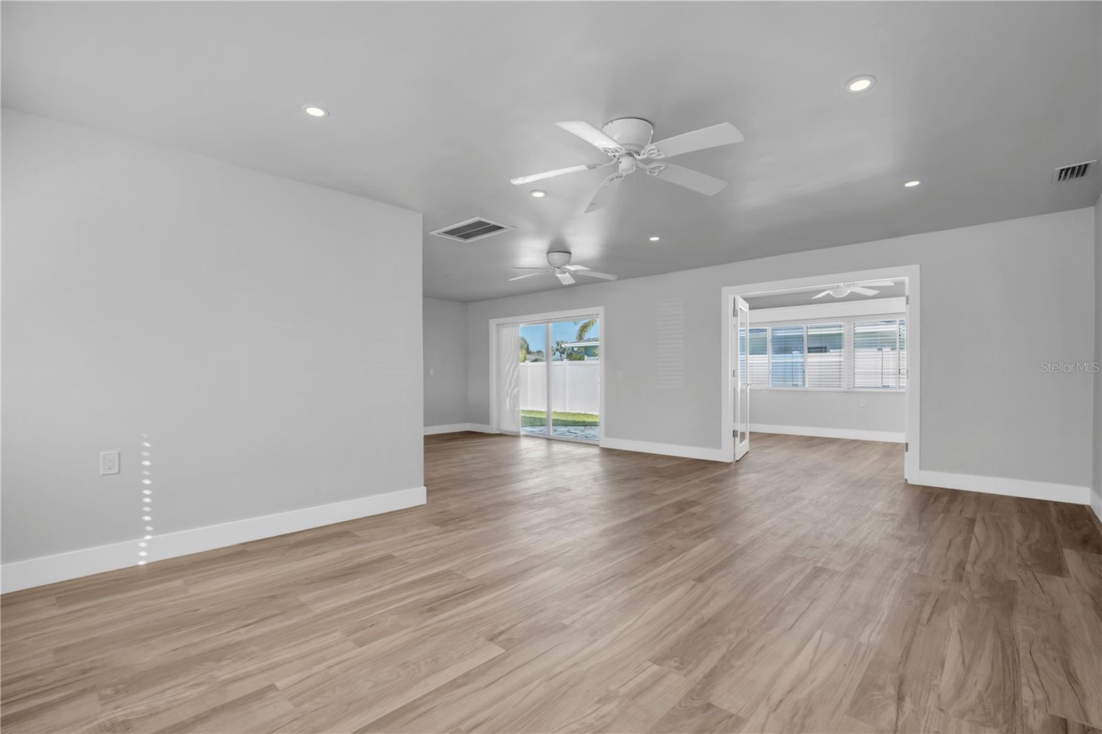 ST PETERSBURG BEACH NORTH UNIT 7 - Residential