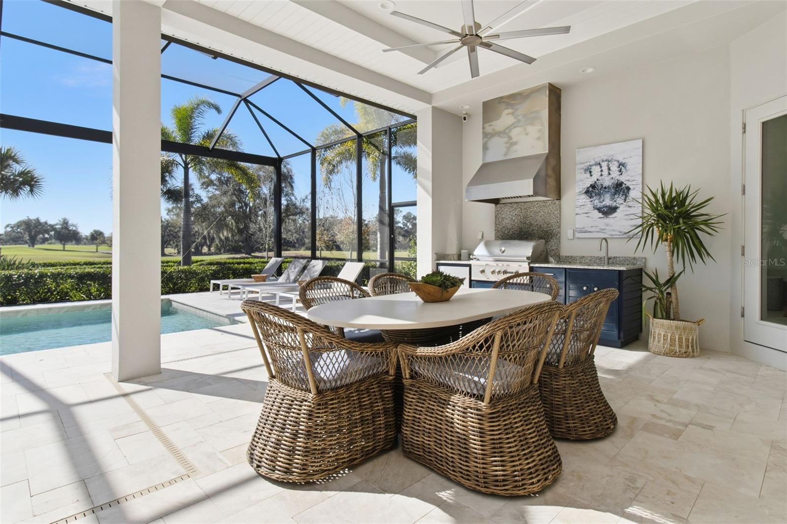 FOUNDERS CLUB - Residential