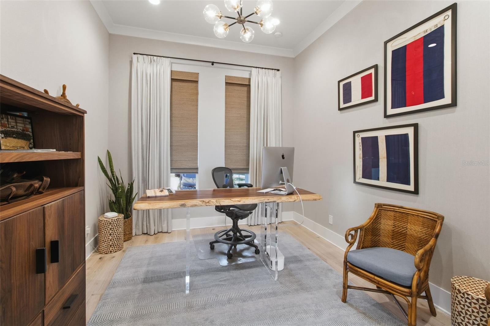 FOUNDERS CLUB - Residential