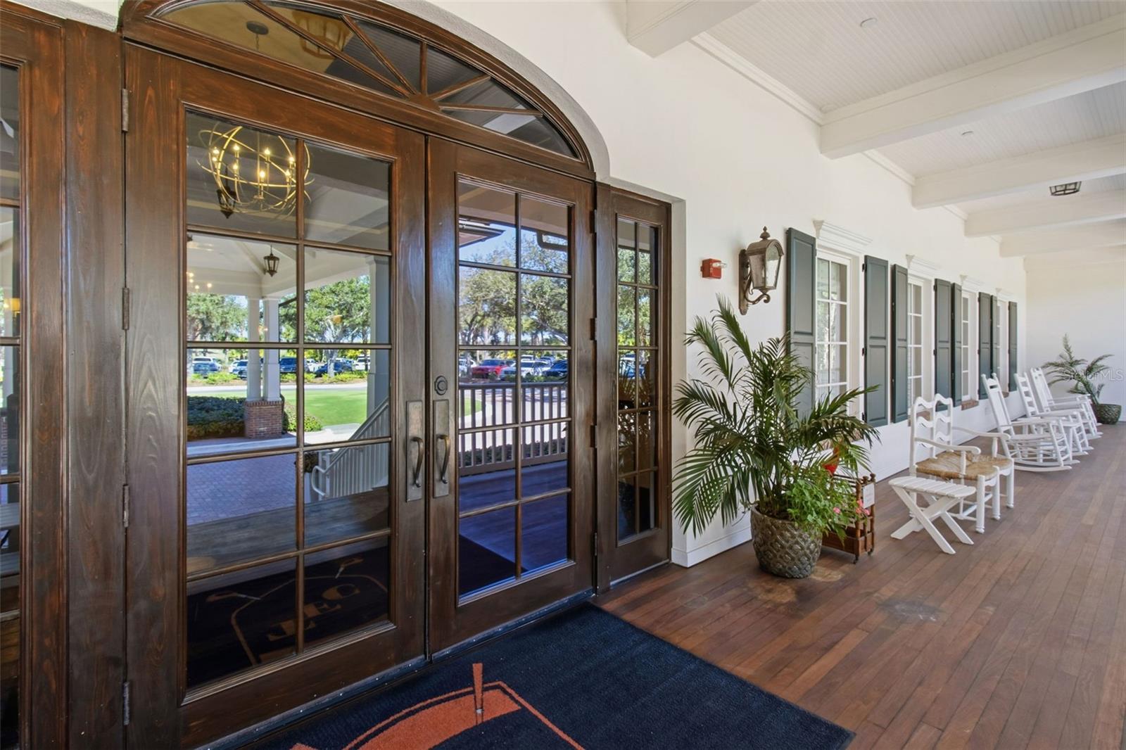 FOUNDERS CLUB - Residential