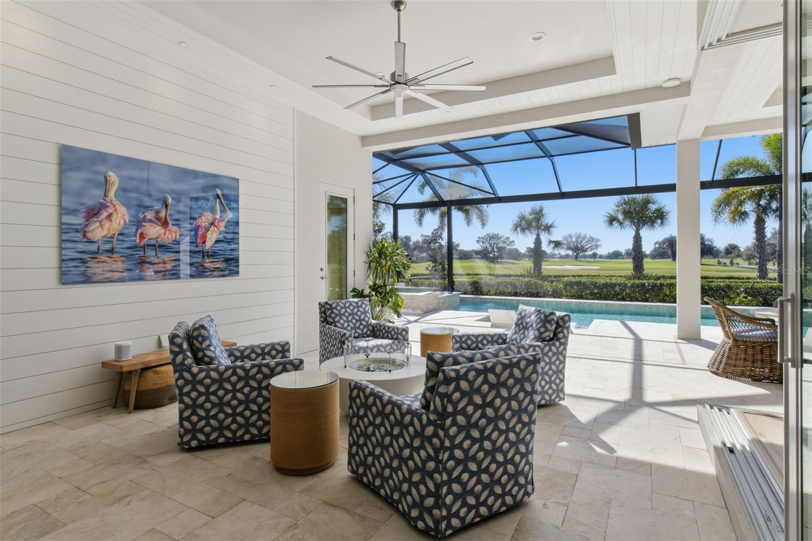 FOUNDERS CLUB - Residential