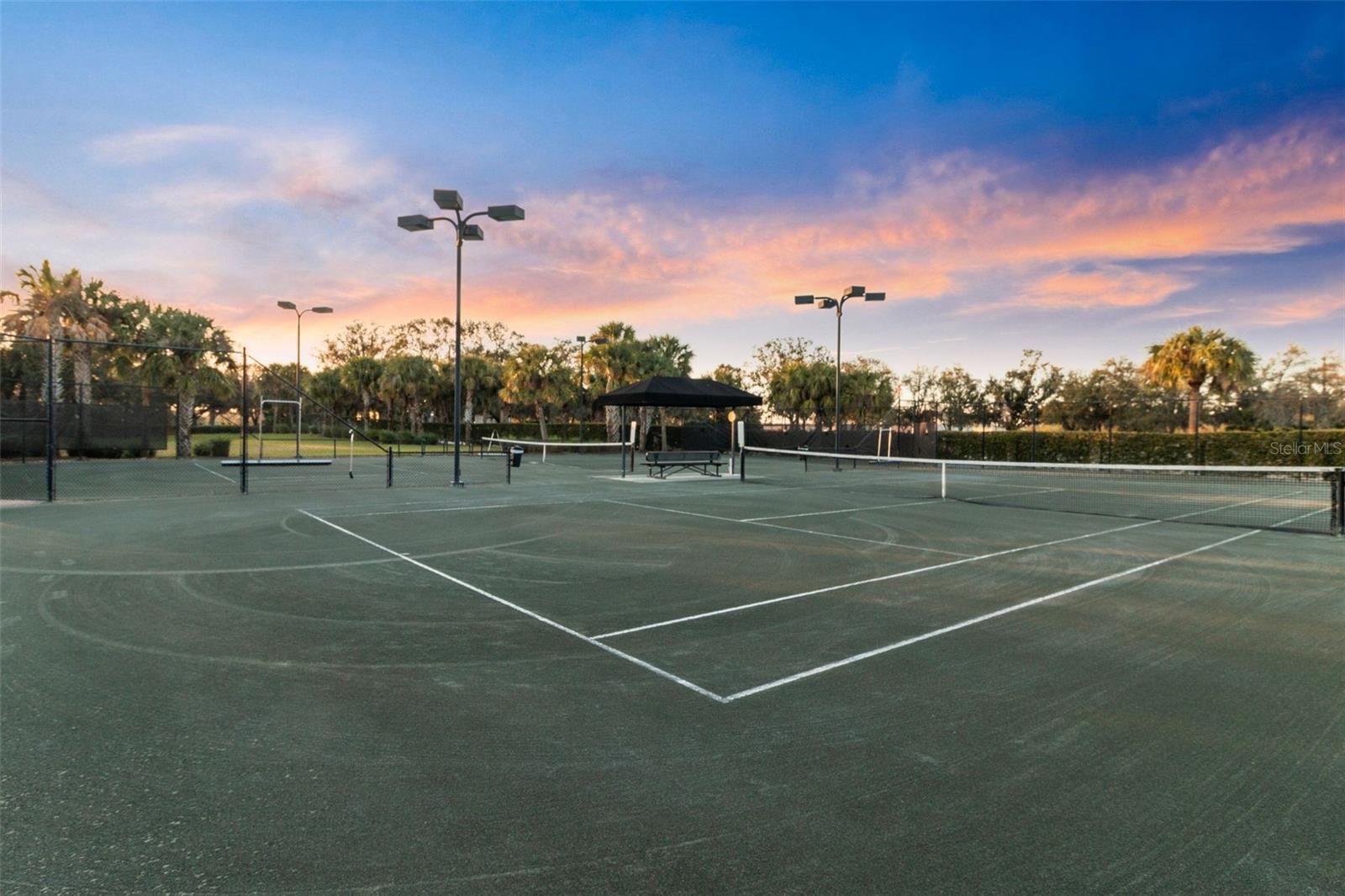 FOUNDERS CLUB - Residential