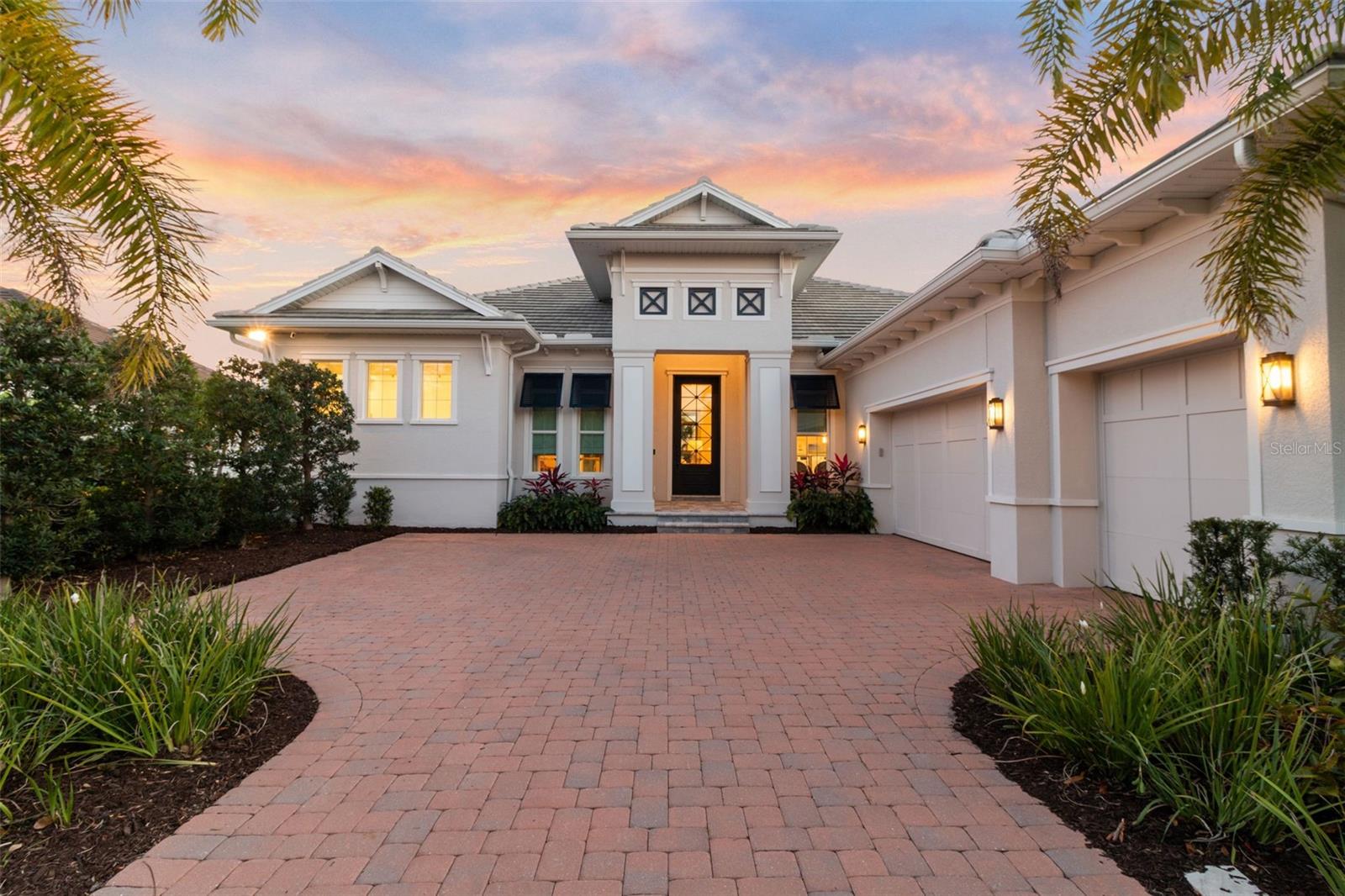 FOUNDERS CLUB - Residential