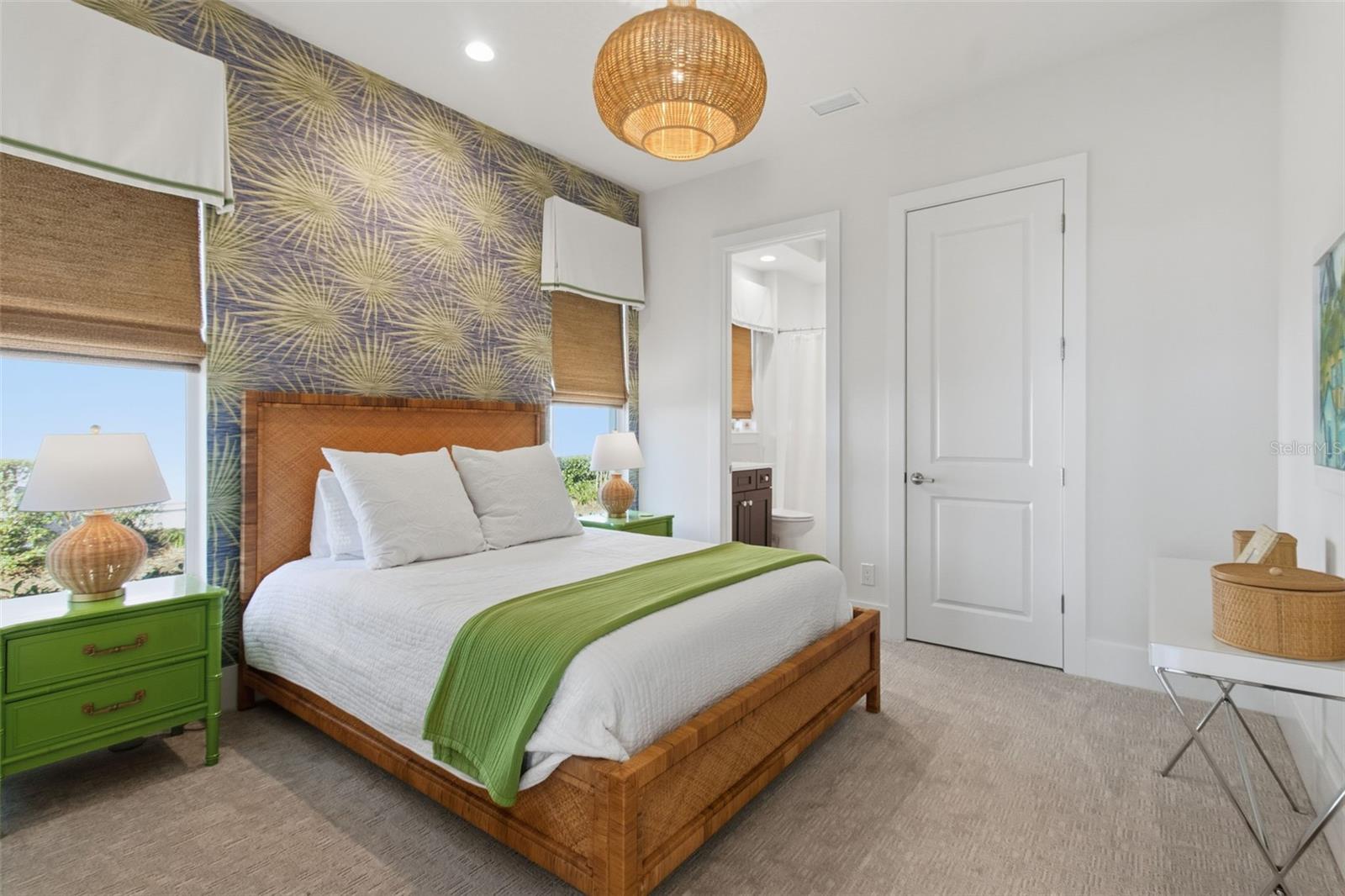 FOUNDERS CLUB - Residential