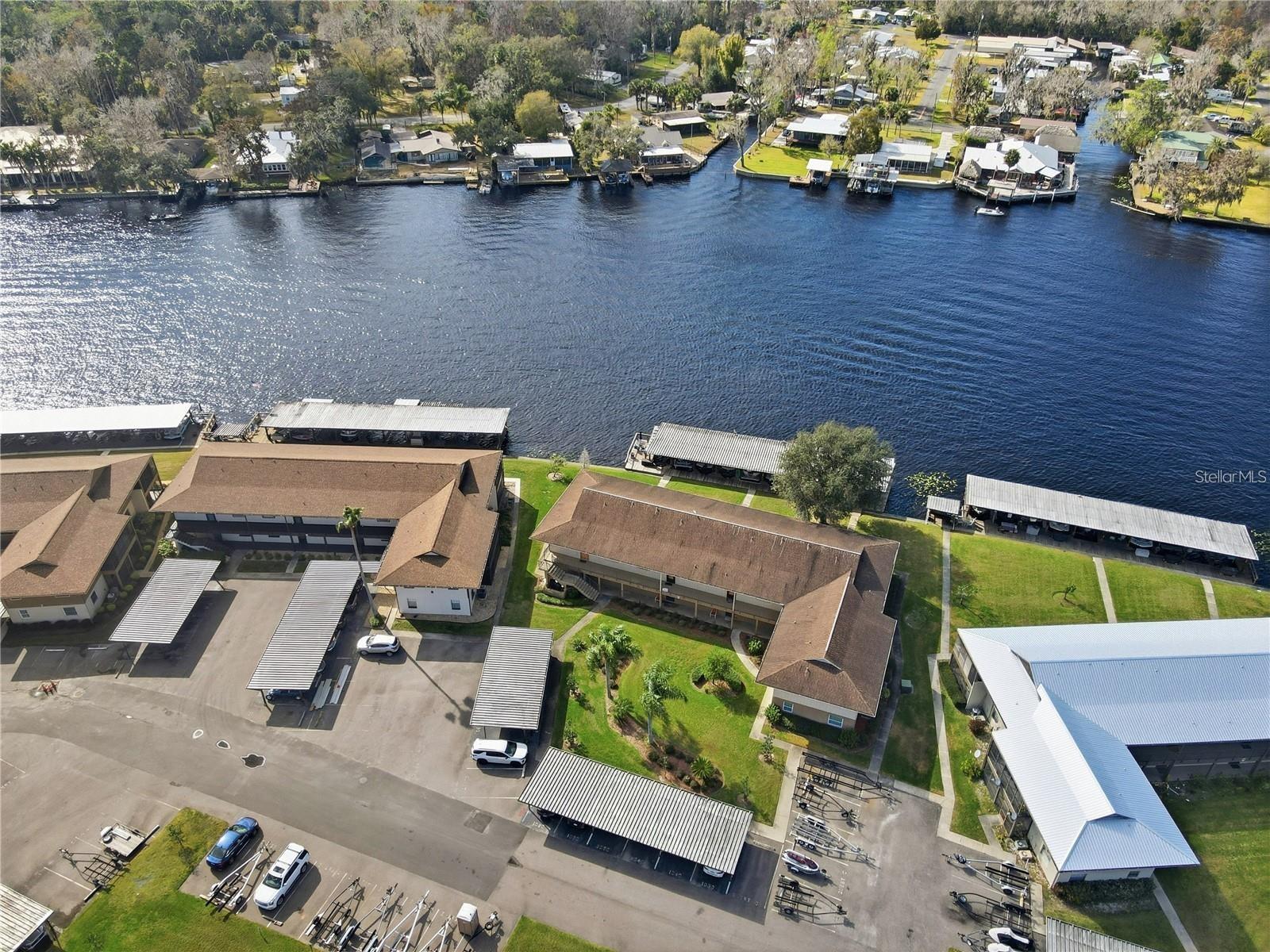 JUNGLE DEN VILLAS PH 02 CONDO - Residential