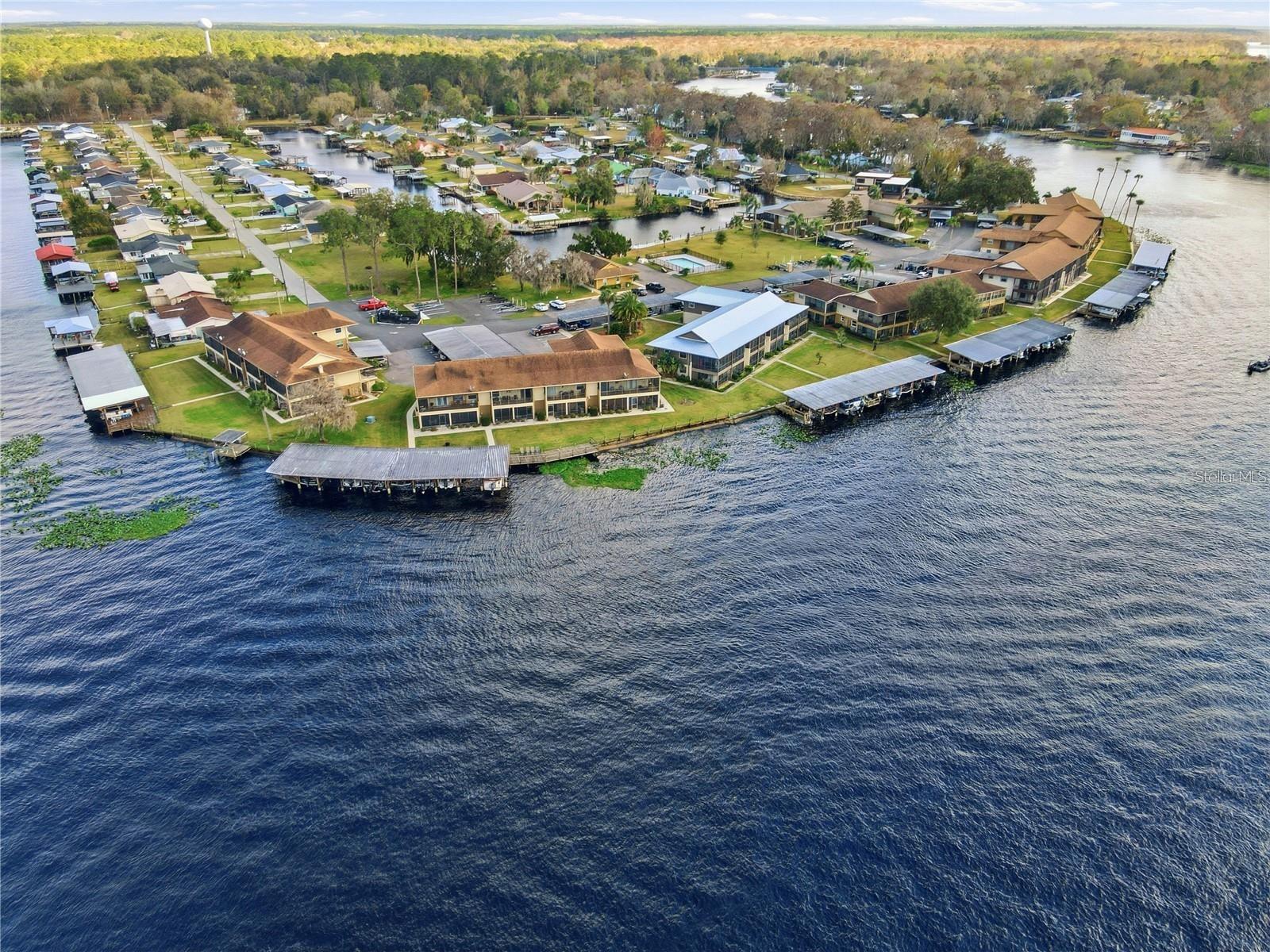 JUNGLE DEN VILLAS PH 02 CONDO - Residential