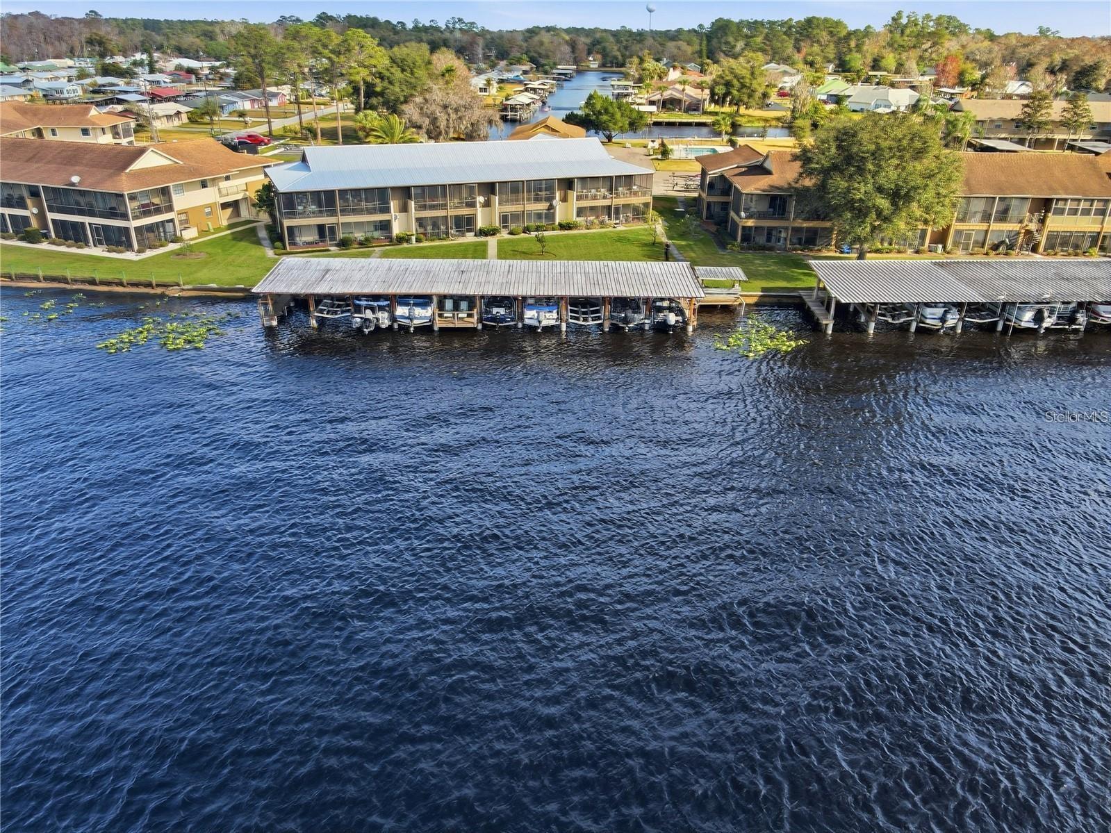 JUNGLE DEN VILLAS PH 02 CONDO - Residential