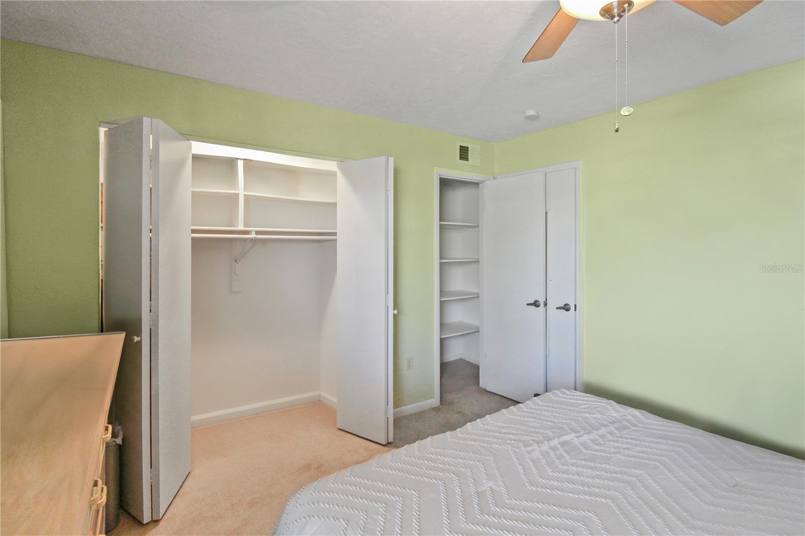 JUNGLE DEN VILLAS PH 02 CONDO - Residential