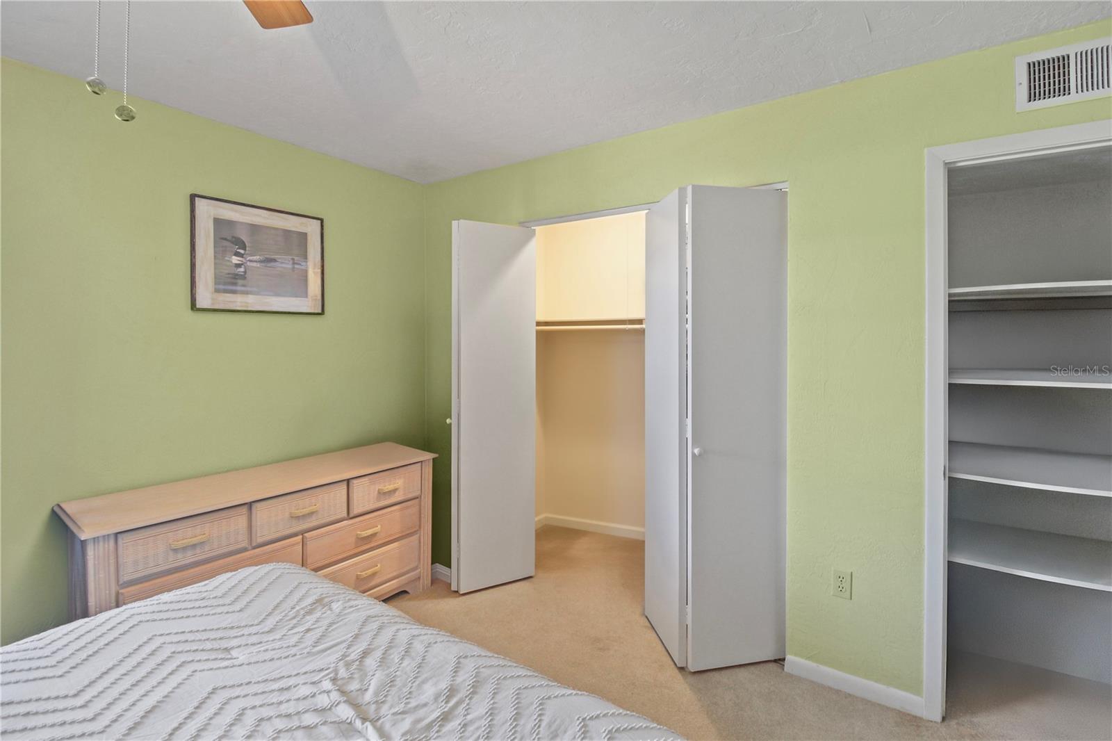 JUNGLE DEN VILLAS PH 02 CONDO - Residential