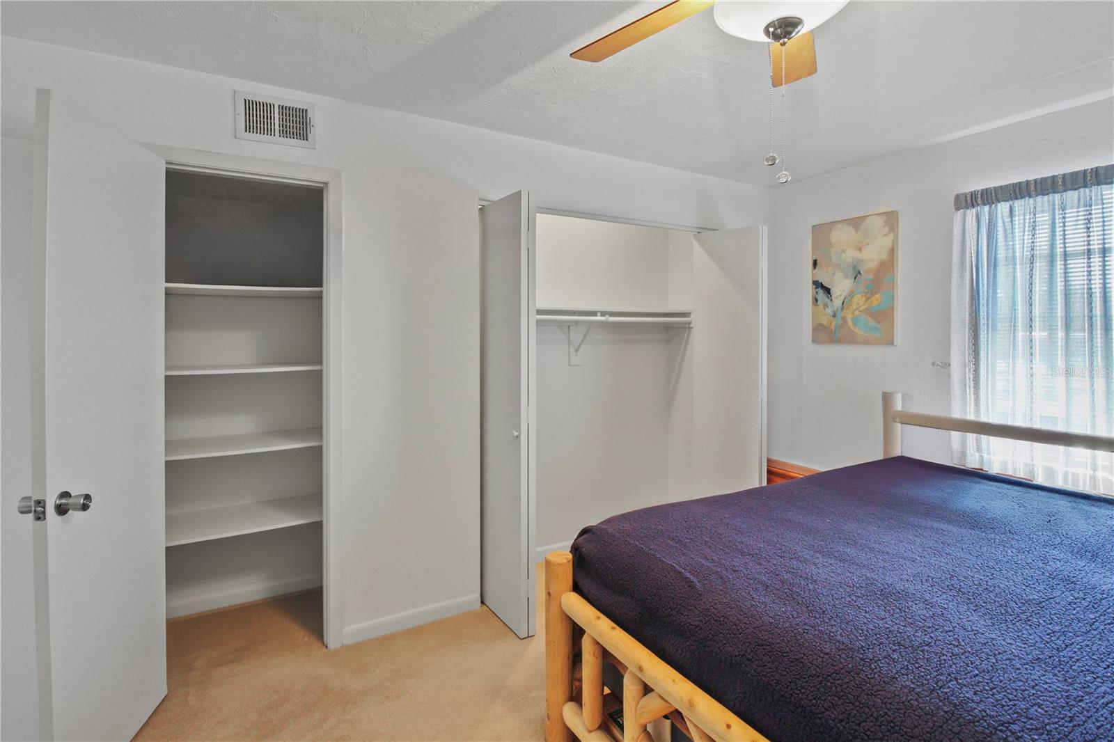 JUNGLE DEN VILLAS PH 02 CONDO - Residential