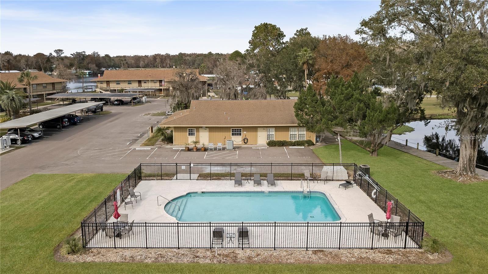 JUNGLE DEN VILLAS PH 02 CONDO - Residential