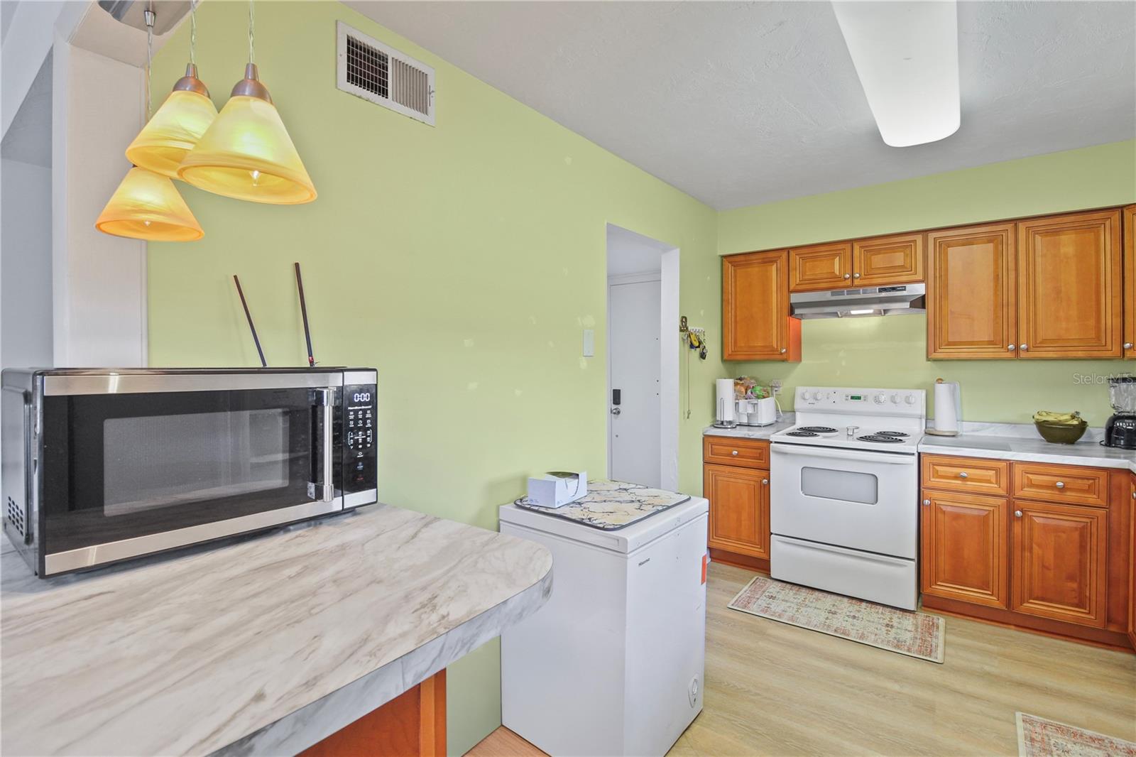 JUNGLE DEN VILLAS PH 02 CONDO - Residential