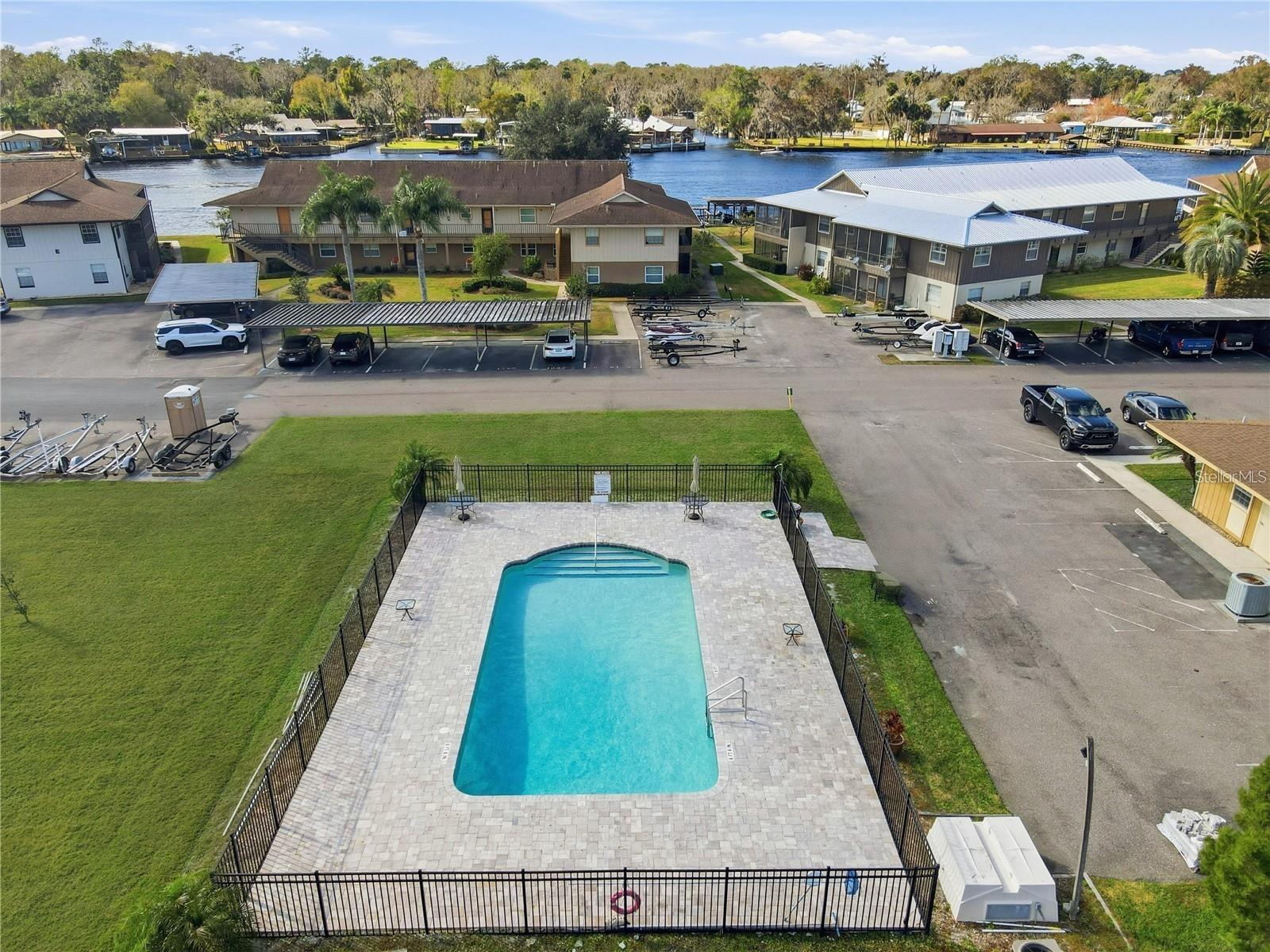 JUNGLE DEN VILLAS PH 02 CONDO - Residential