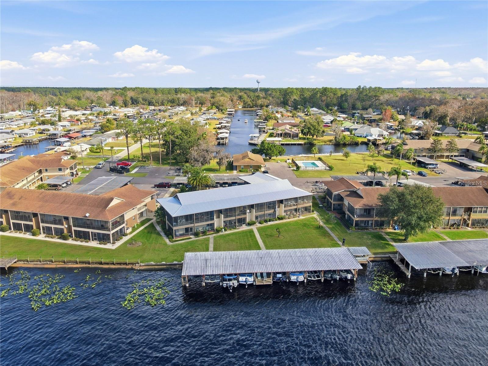 JUNGLE DEN VILLAS PH 02 CONDO - Residential