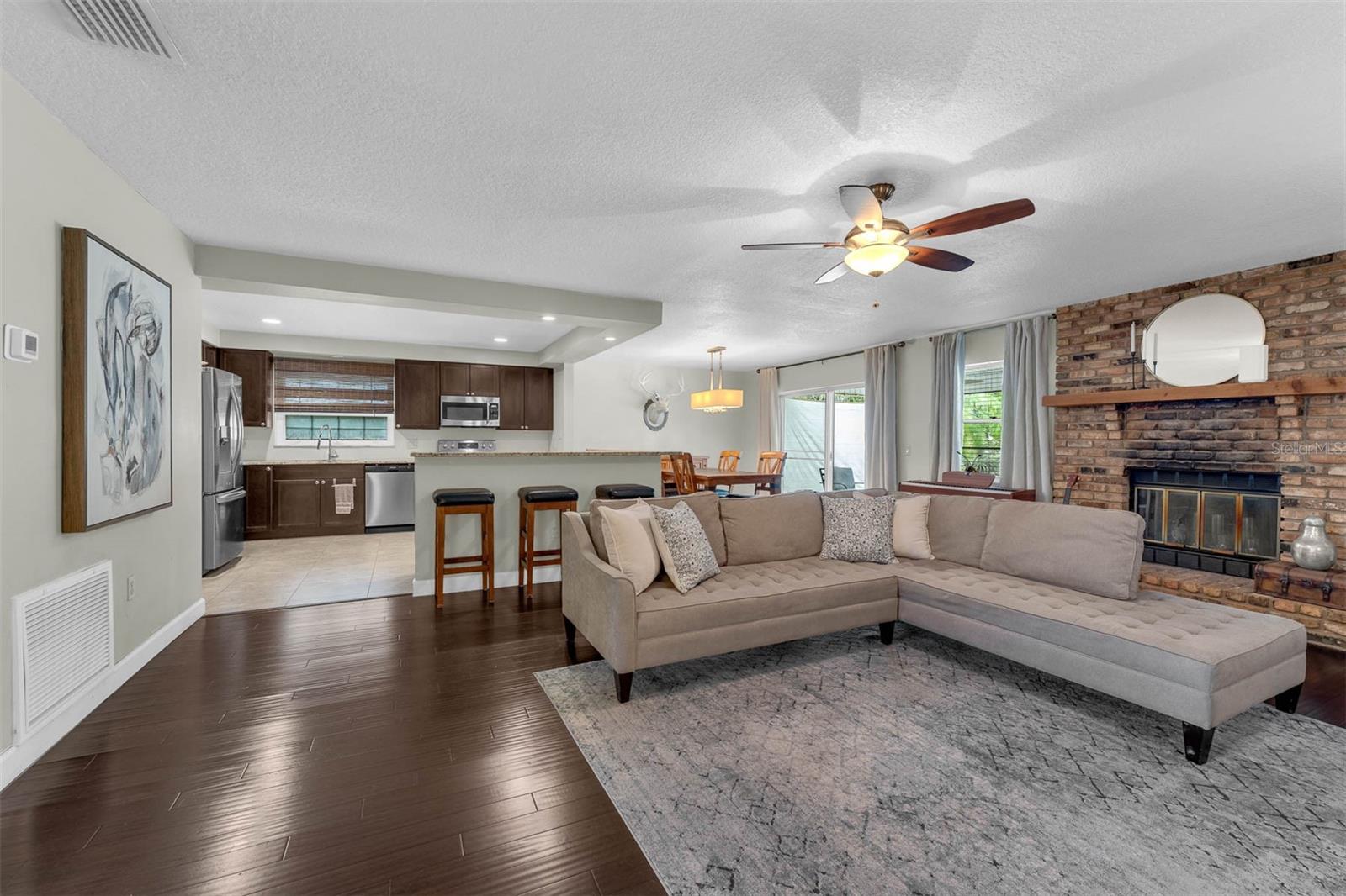 6106 HUCKLEBERRY AVENUE