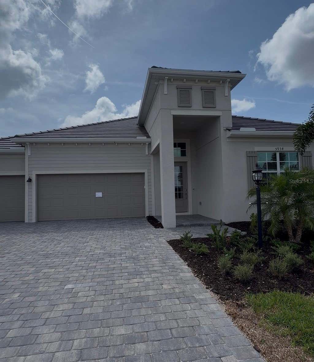 Photo of 5934 Mound Key Run, Lakewood Ranch, FL 34211 (MLS # J1004532)