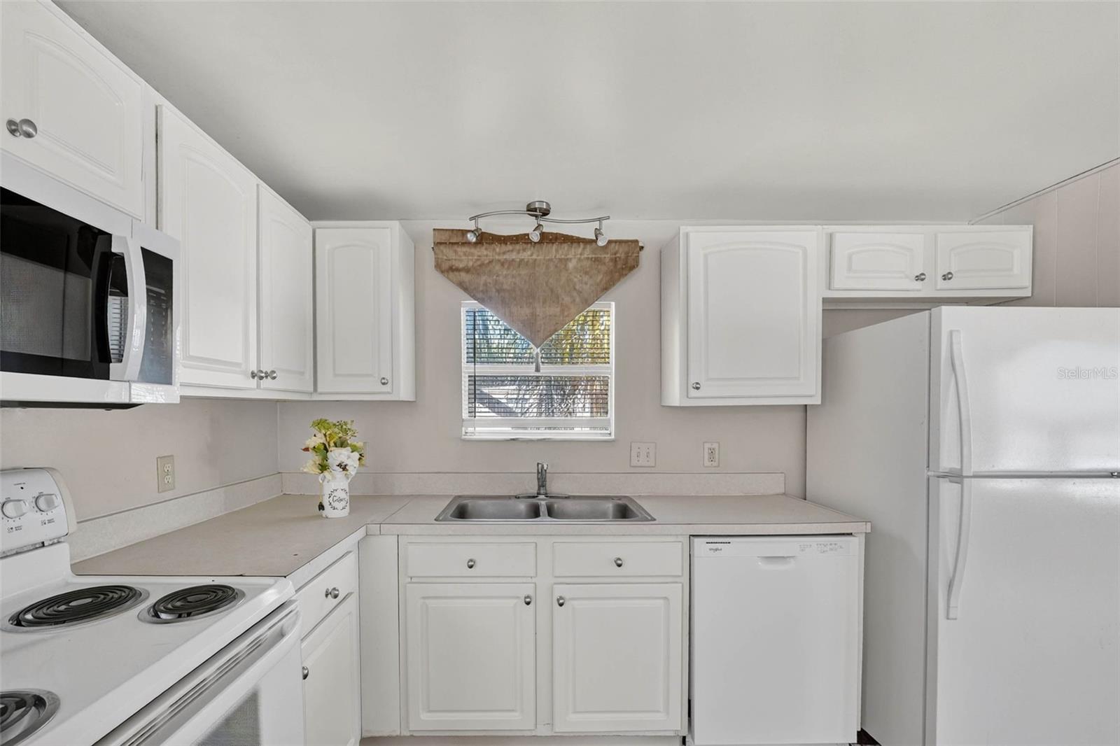 WOLF RUN FIRST ADD - Residential