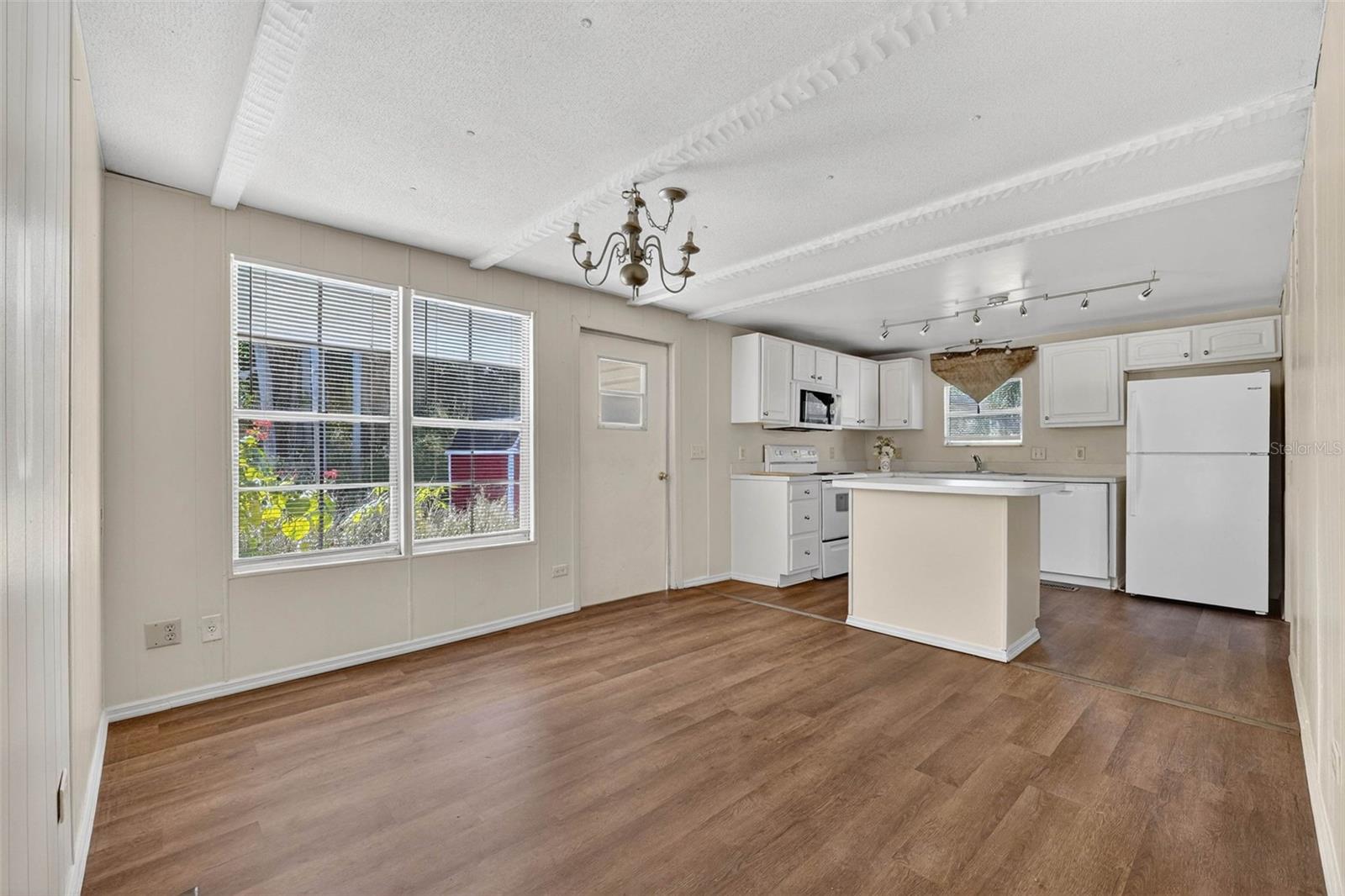 WOLF RUN FIRST ADD - Residential