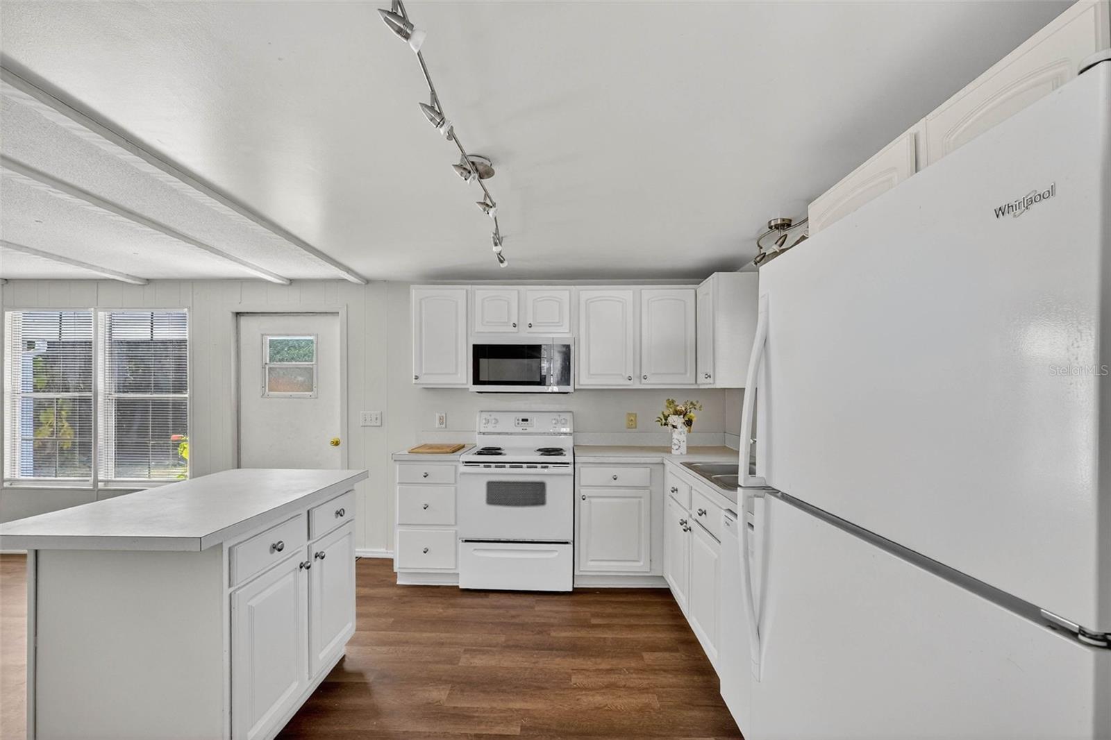 WOLF RUN FIRST ADD - Residential