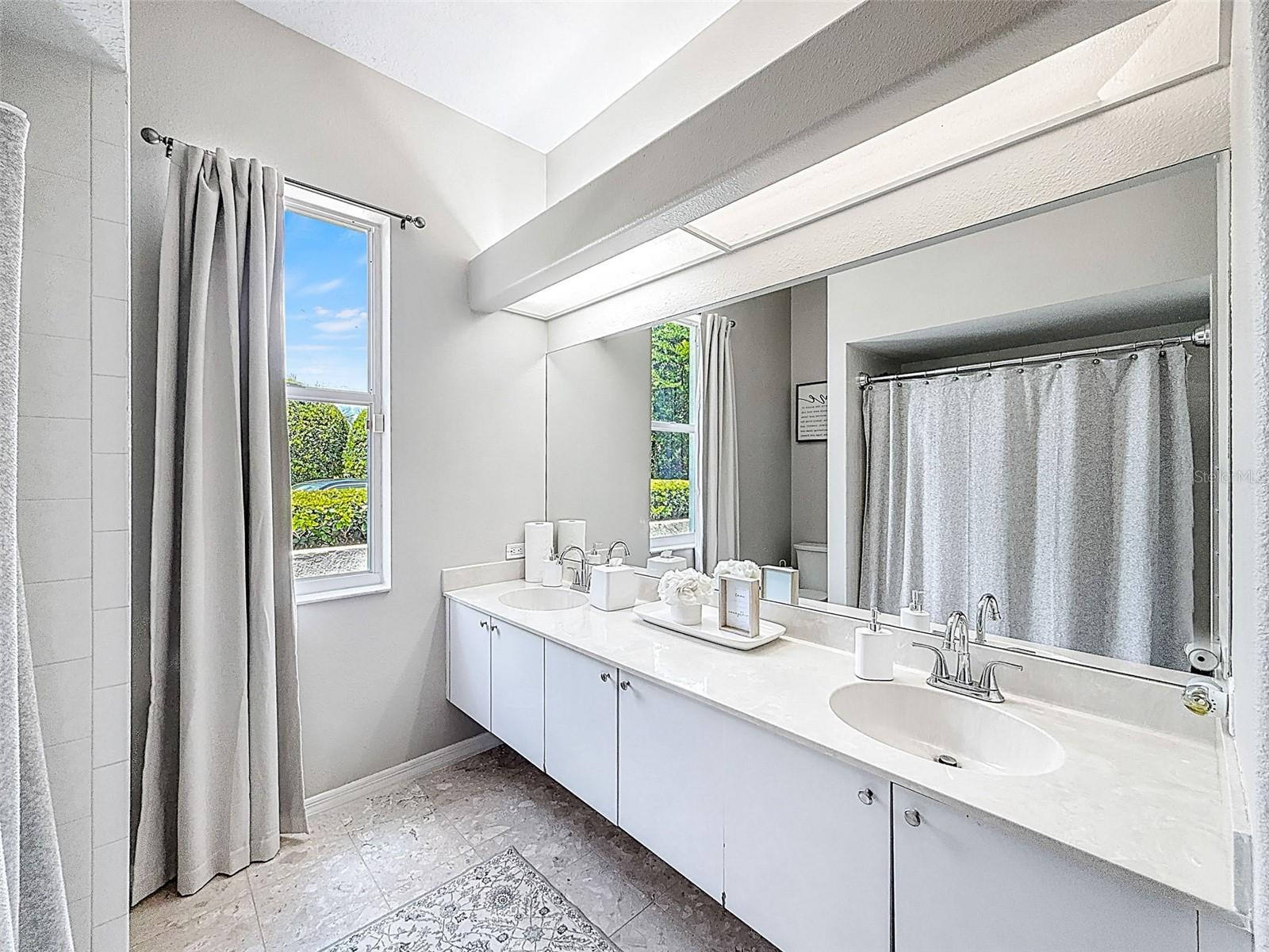 FAIRWAY VILLAGE 02 LAURELWOOD - Residential