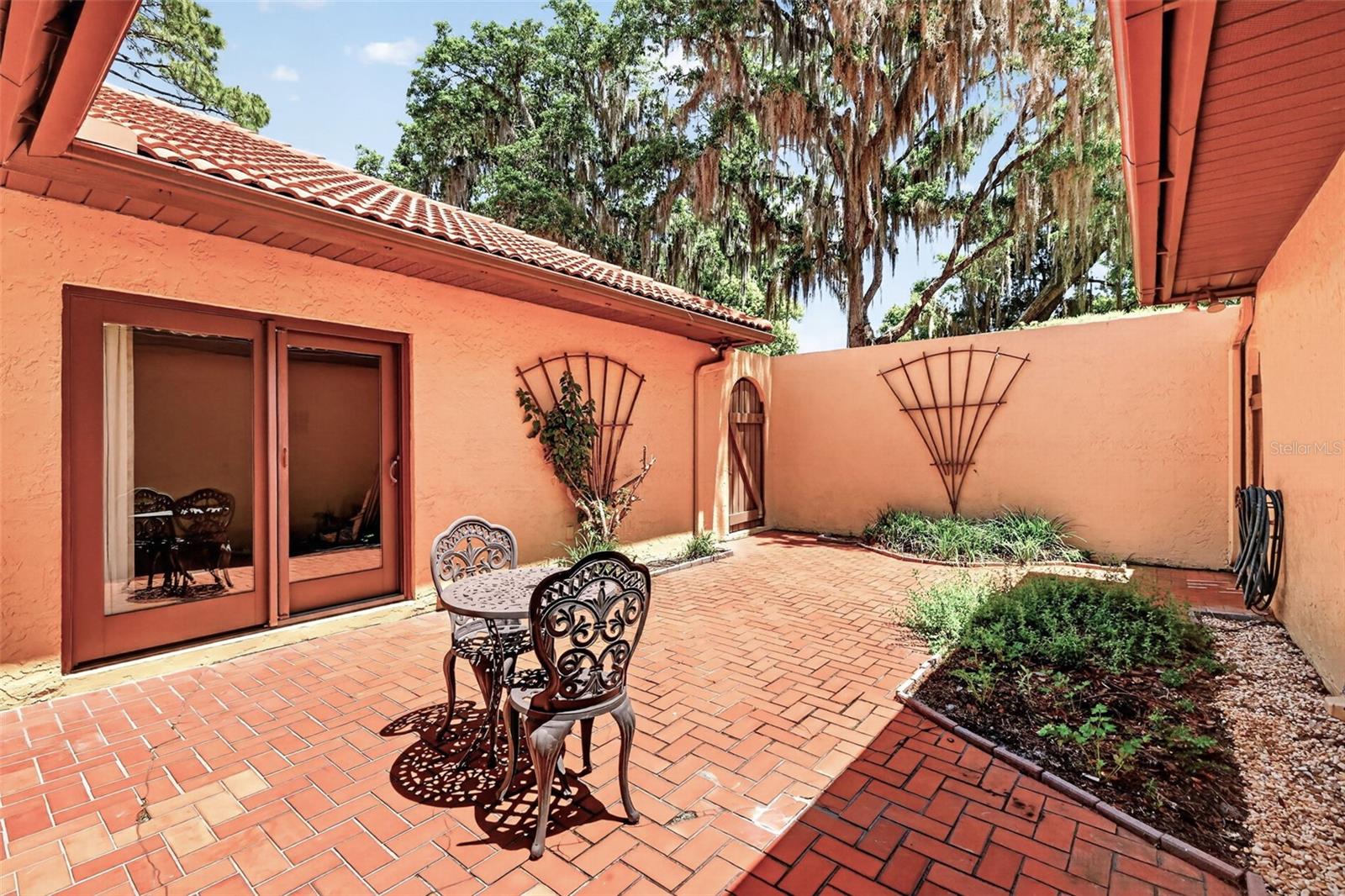 ELYSIUM CLUB - Residential