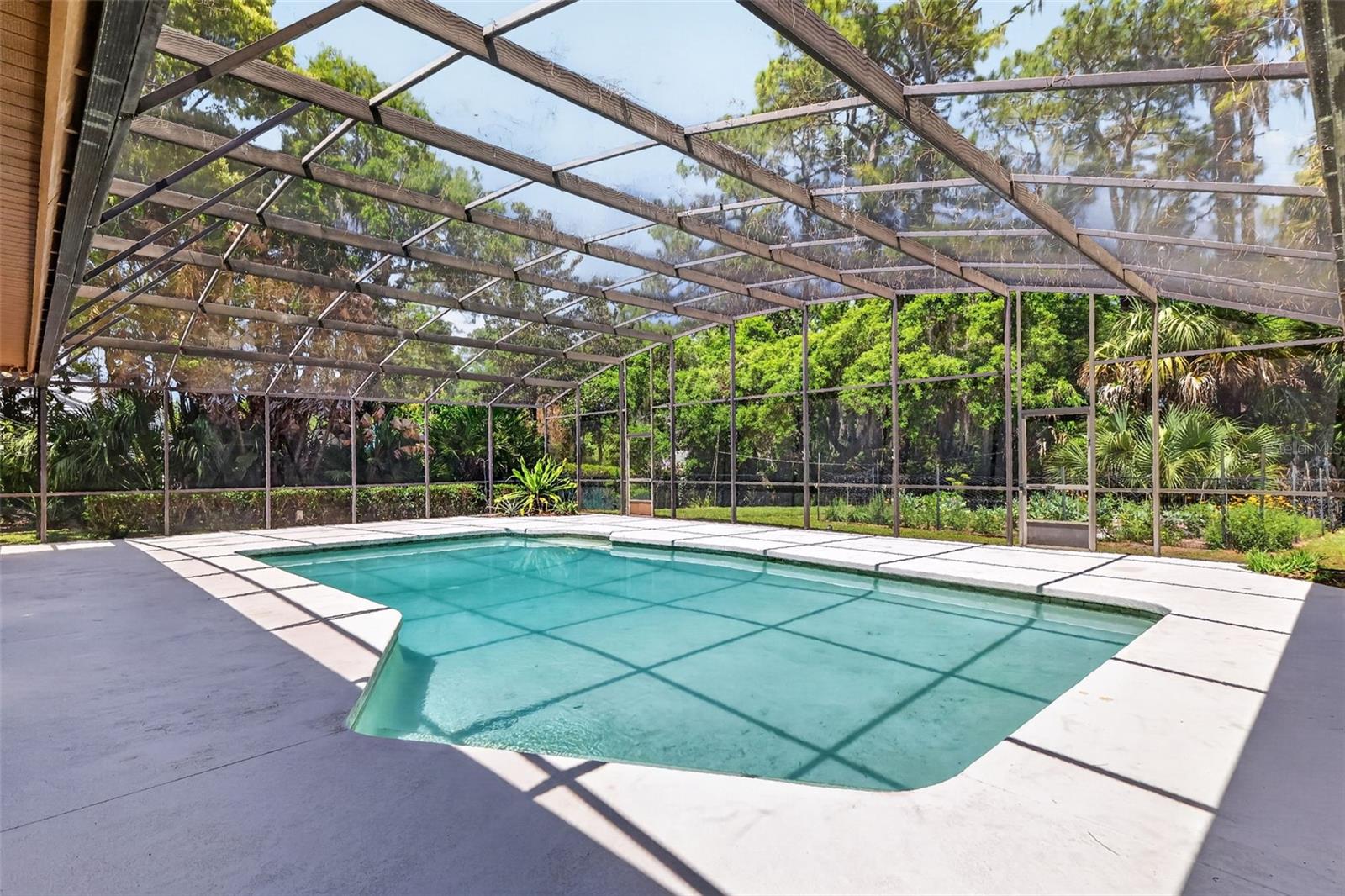 ELYSIUM CLUB - Residential