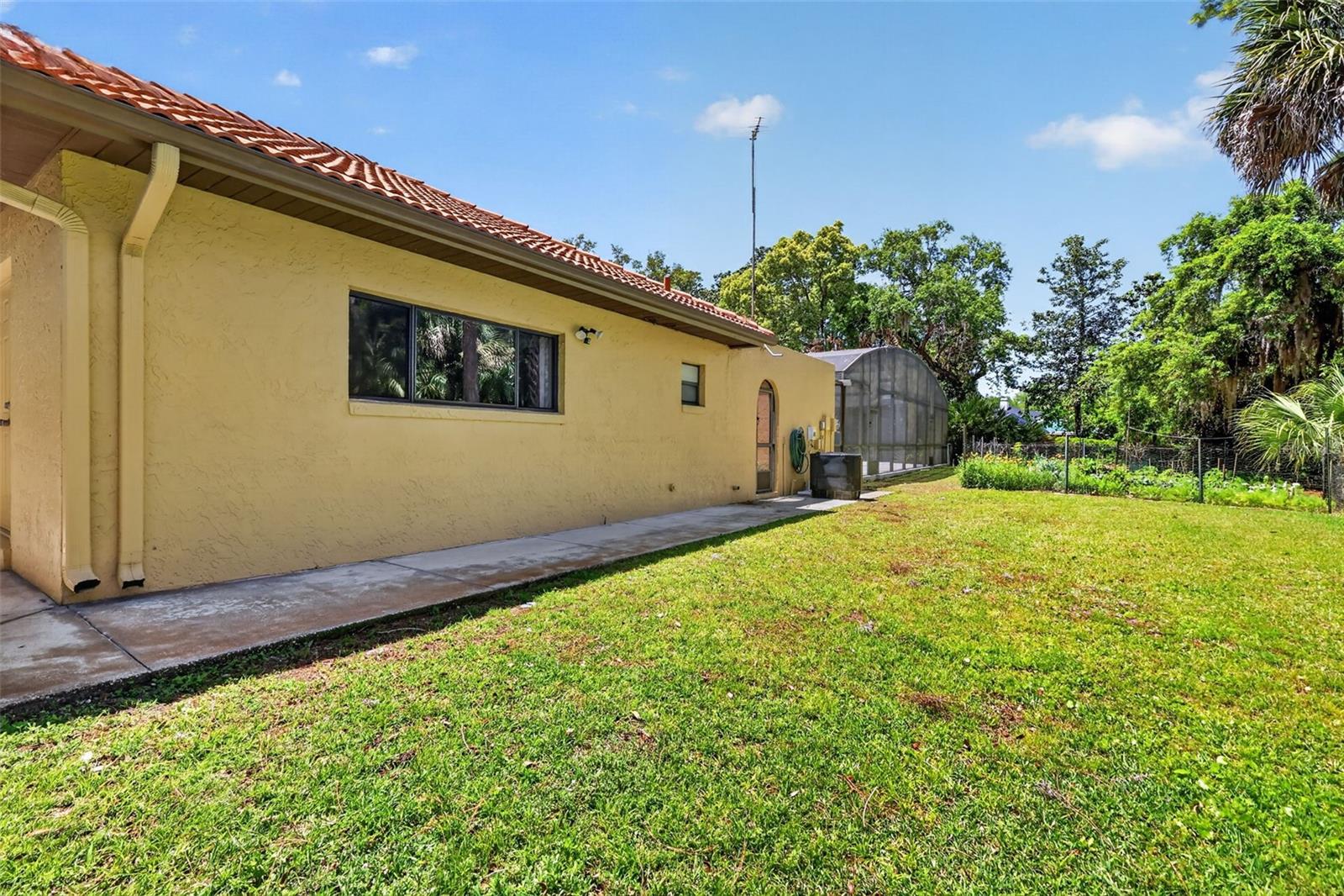 ELYSIUM CLUB - Residential