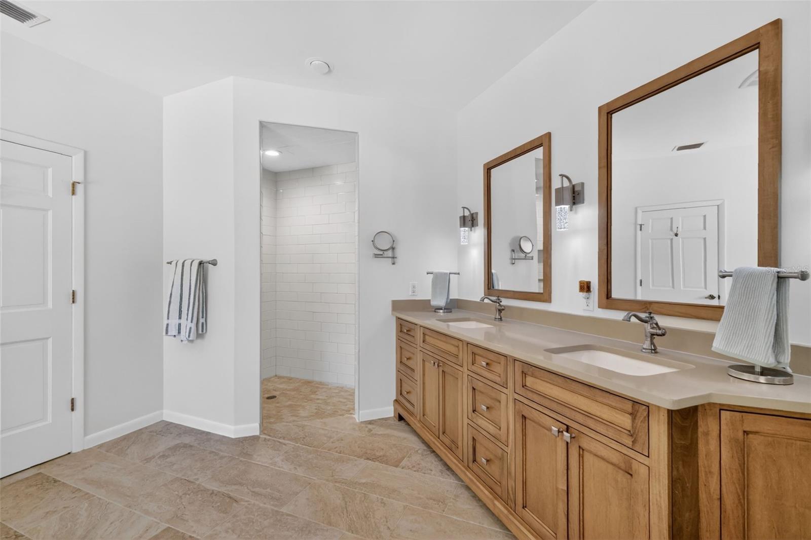 ELYSIUM CLUB - Residential