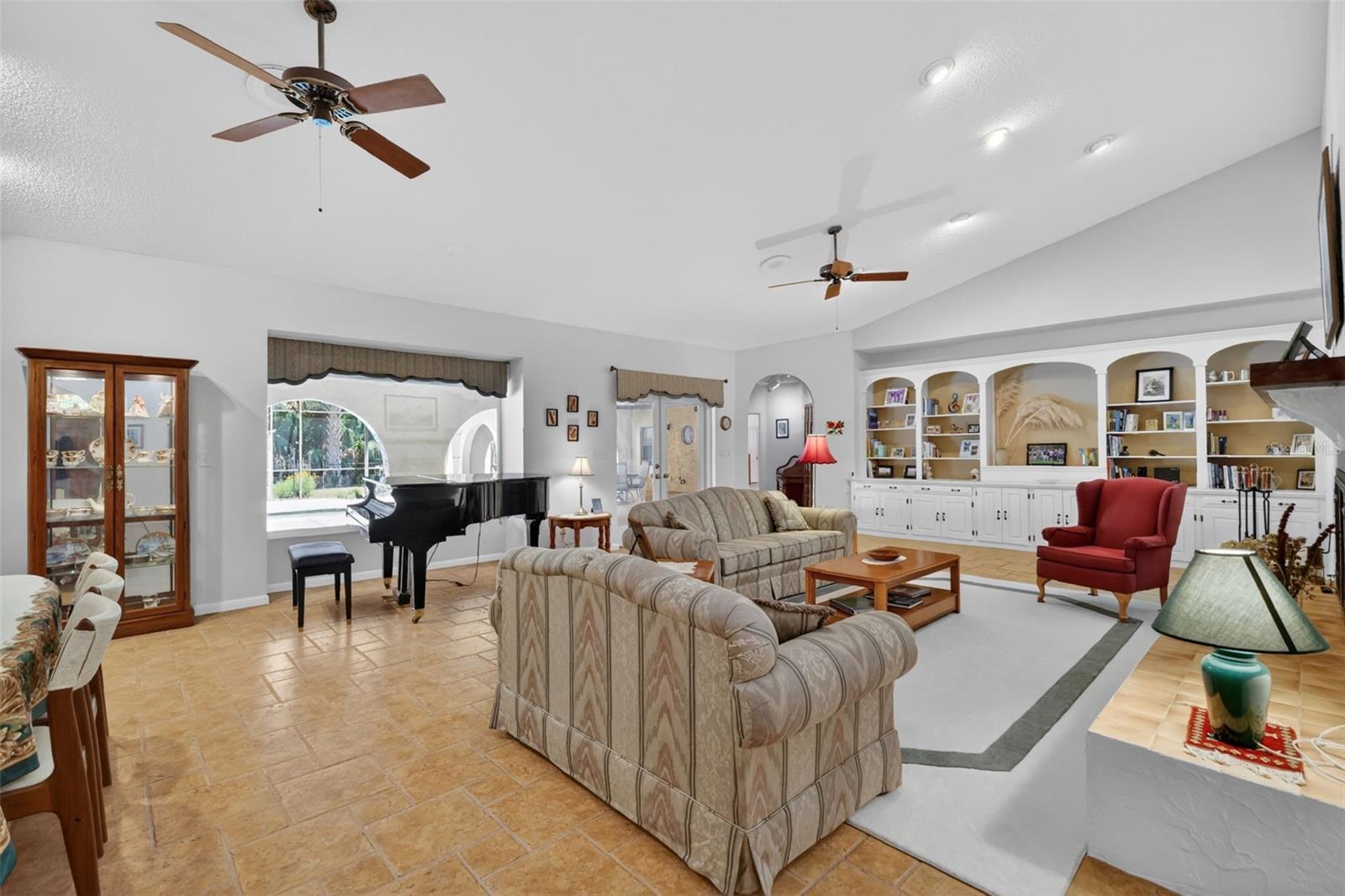 ELYSIUM CLUB - Residential