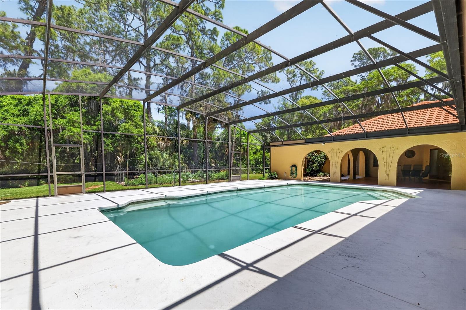 ELYSIUM CLUB - Residential