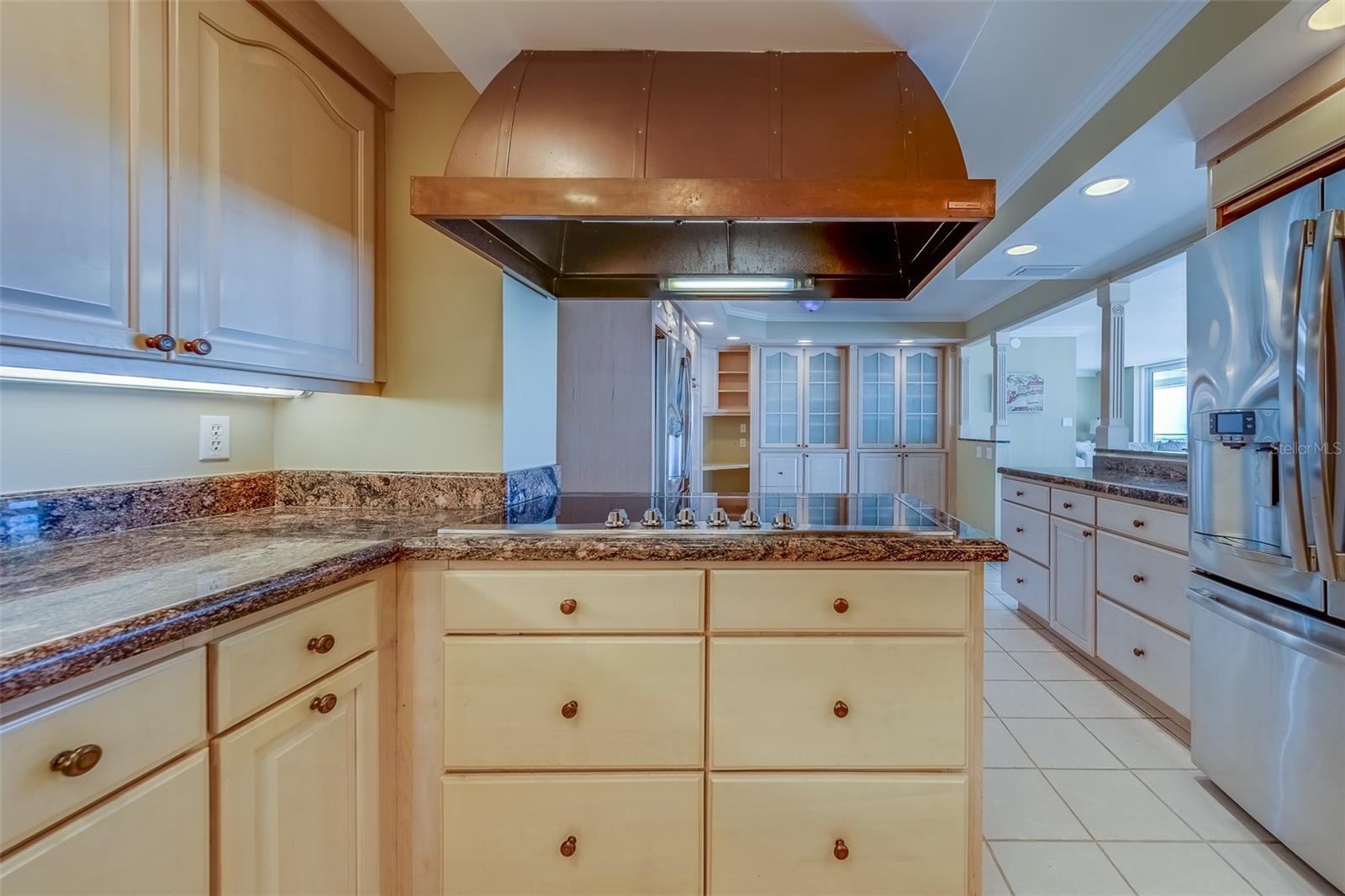 CONTINENTAL TOWERS INC CONDO - Residential Lease