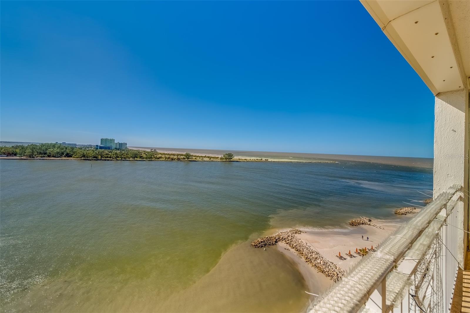 CONTINENTAL TOWERS INC CONDO - Residential Lease