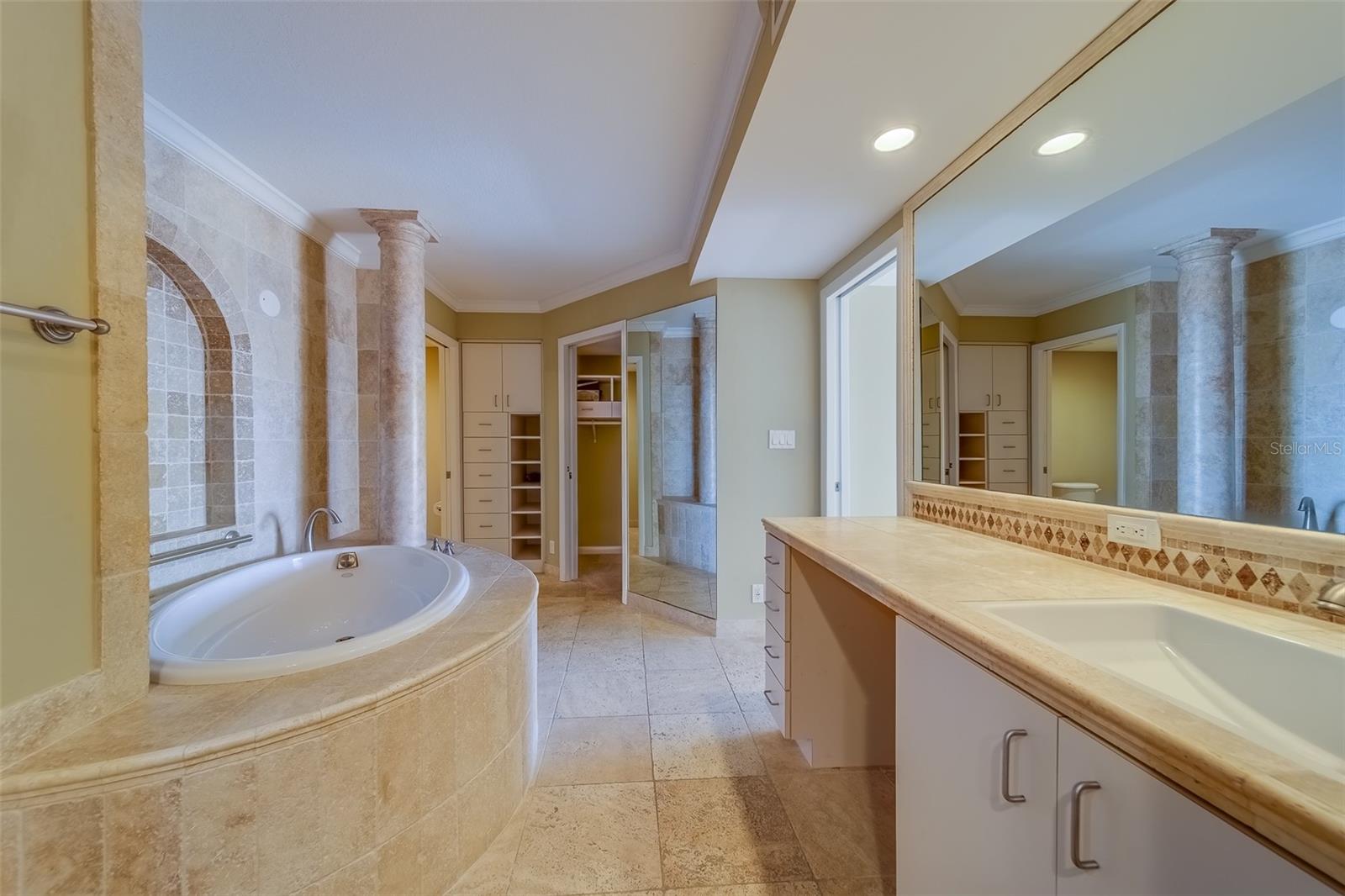 CONTINENTAL TOWERS INC CONDO - Residential Lease