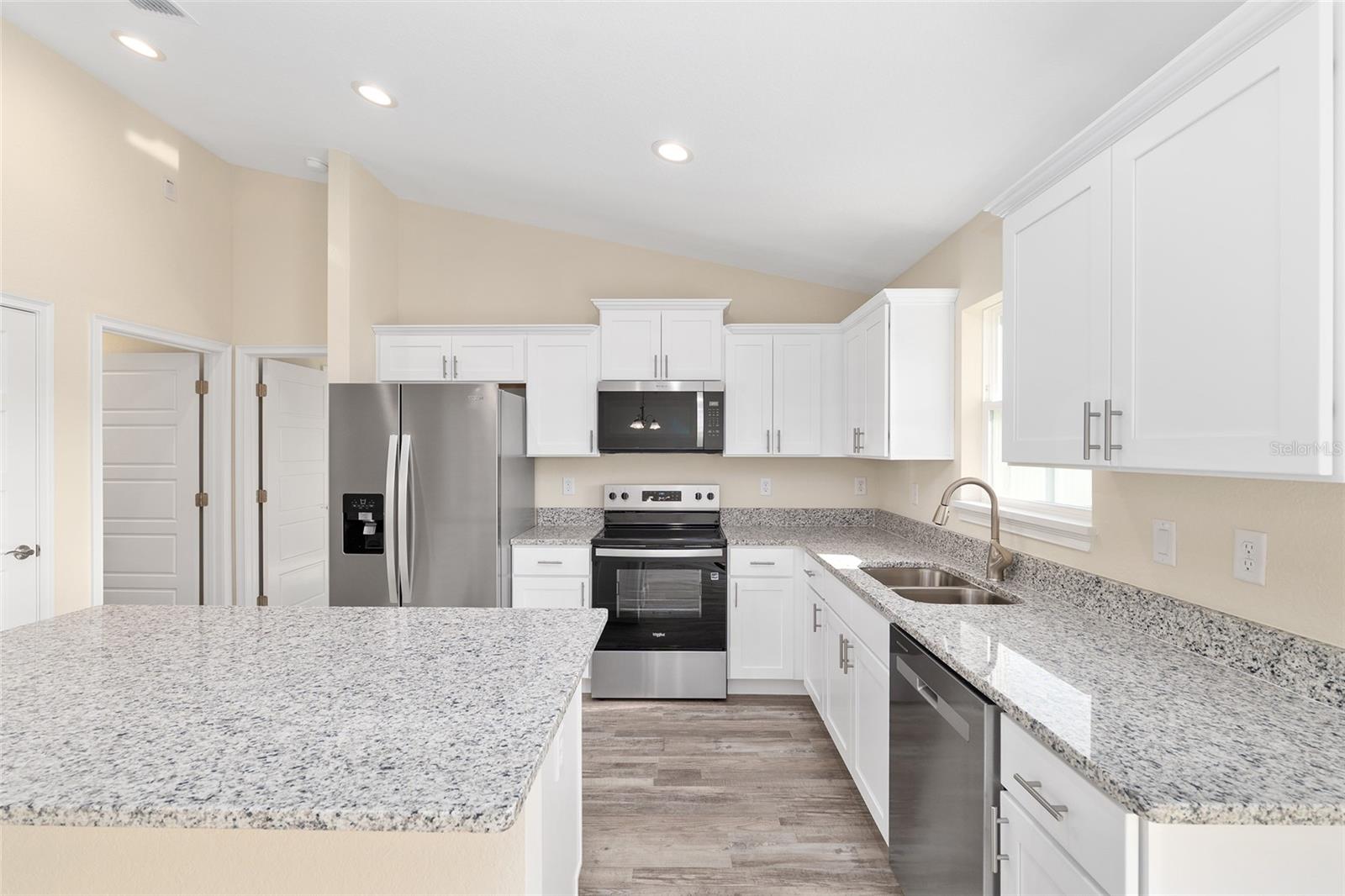 SILVER SPRINGS SHORES - Residential