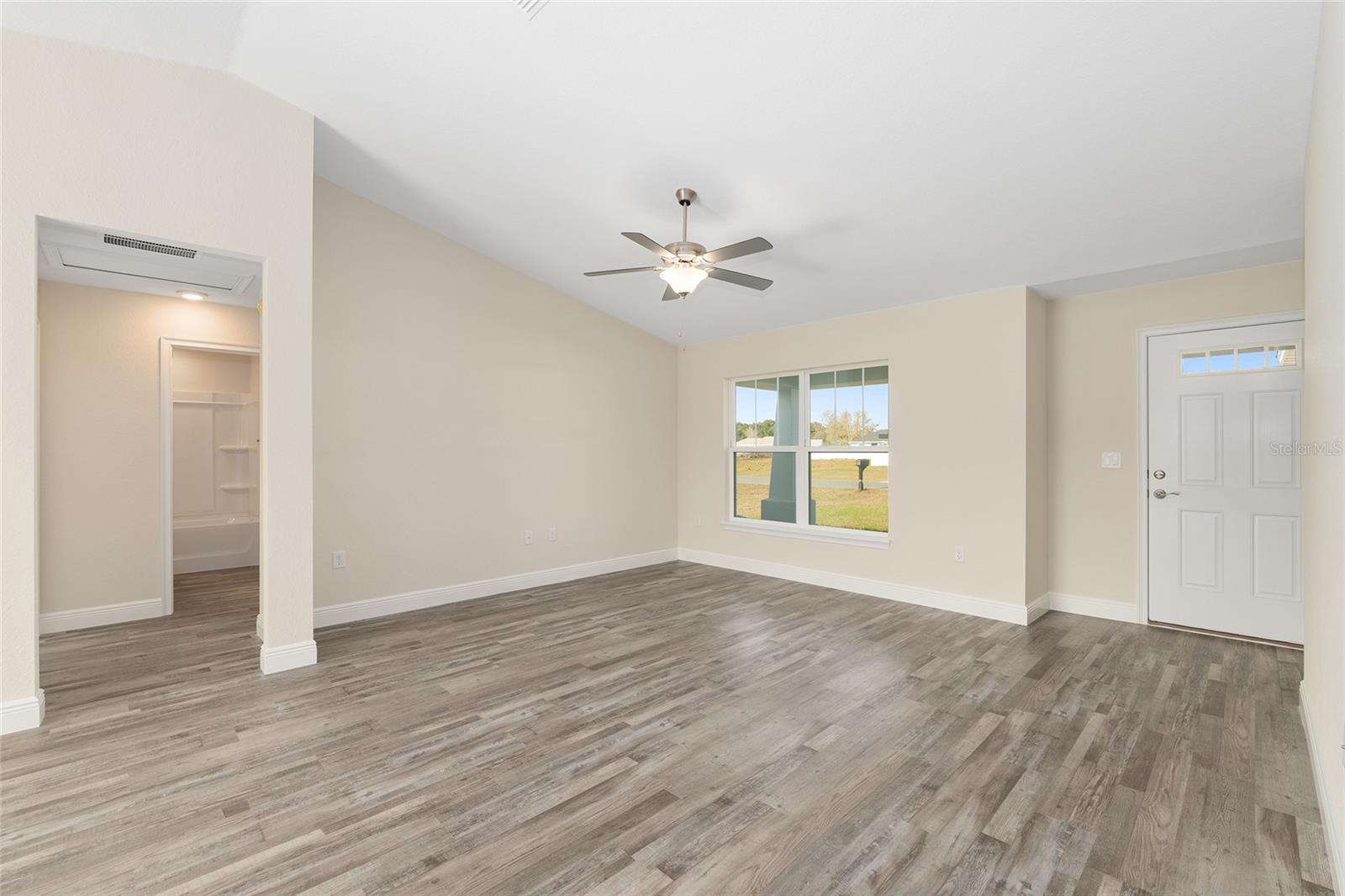 SILVER SPRINGS SHORES - Residential