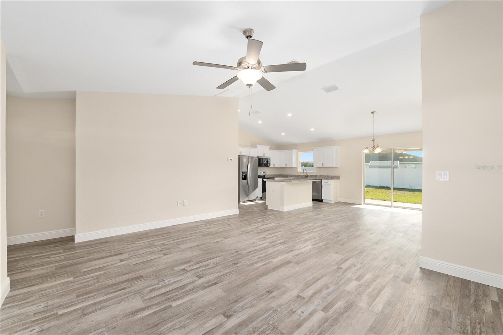 SILVER SPRINGS SHORES - Residential