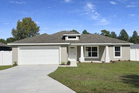 Photo of 41 Fir Trail Drive, Ocala, FL 34472 (MLS # OM716220)